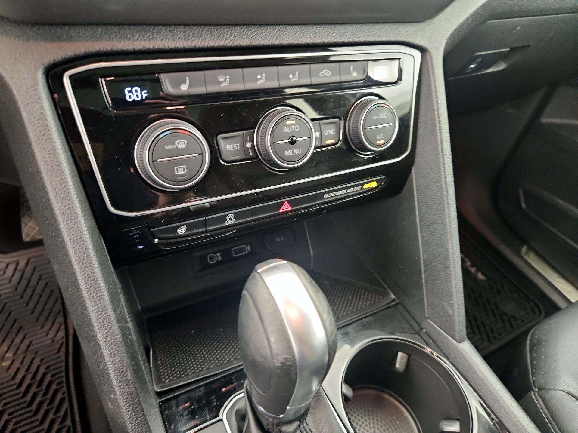 Thumbnail: 2019 Volkswagen Atlas - 17