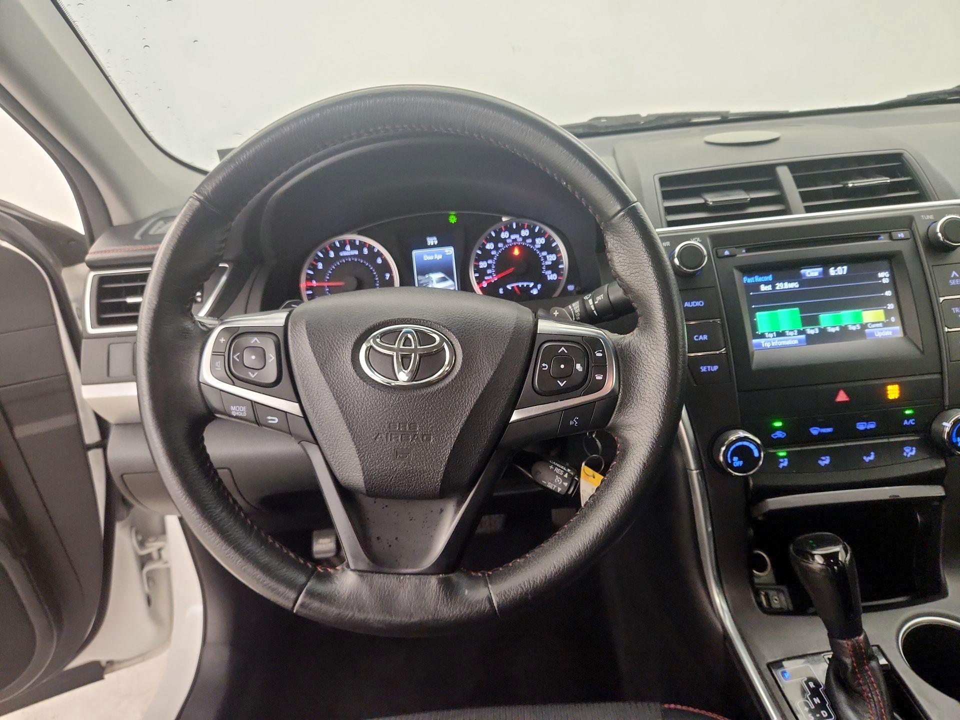 Thumbnail: 2017 Toyota Camry - 10