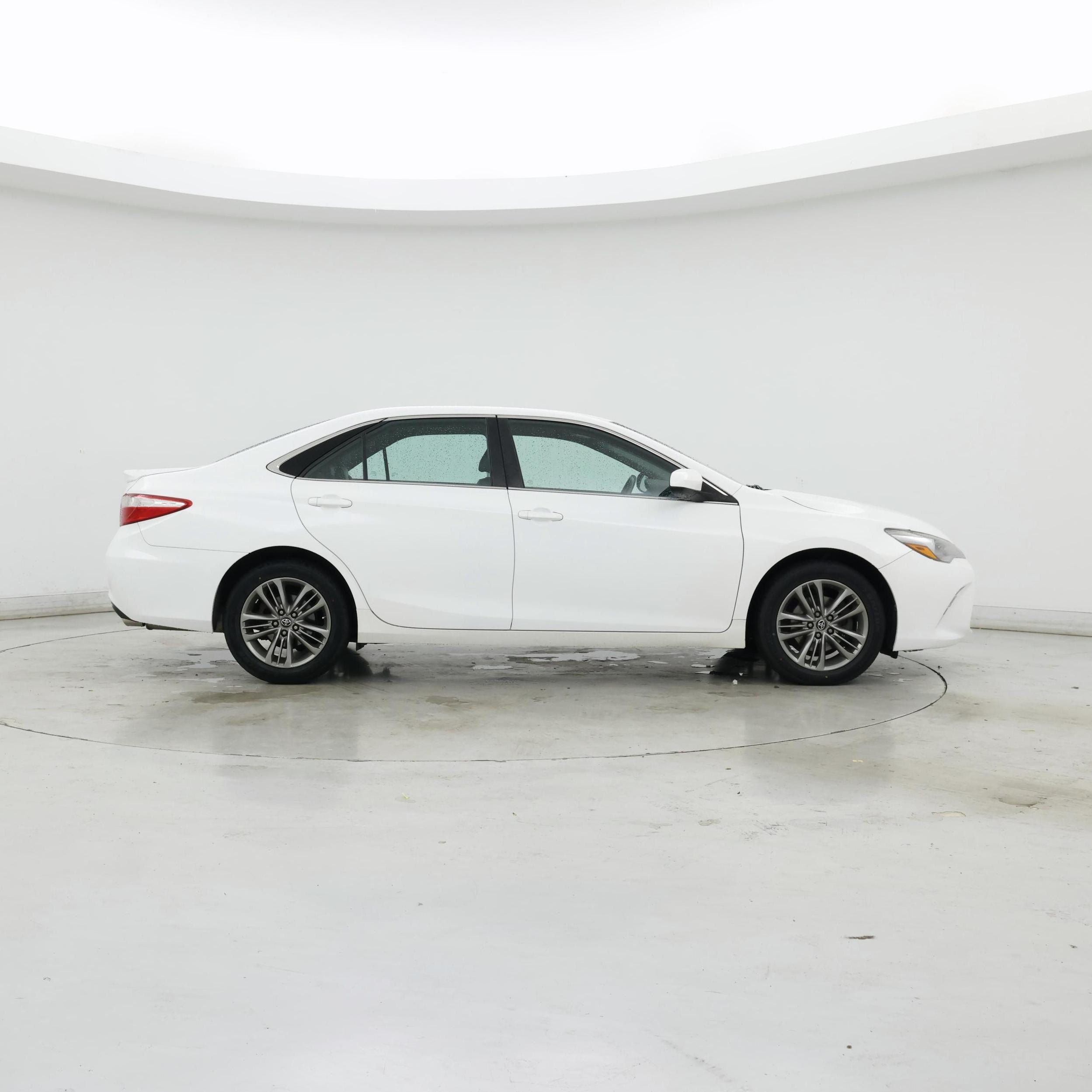 Thumbnail: 2017 Toyota Camry - 7