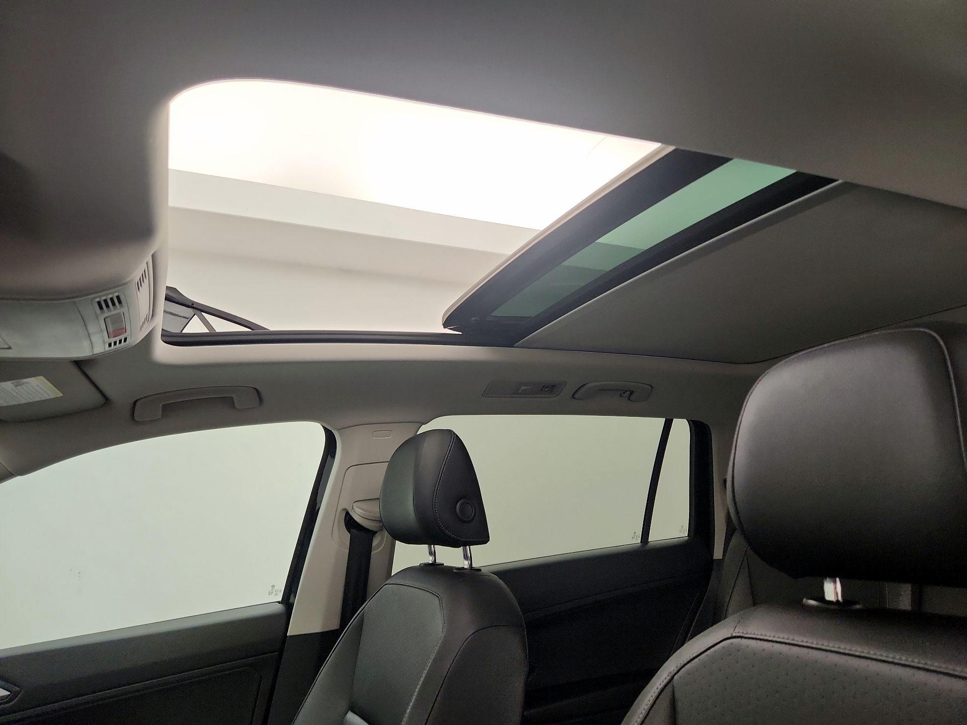 Thumbnail: 2018 Volkswagen Tiguan - 20