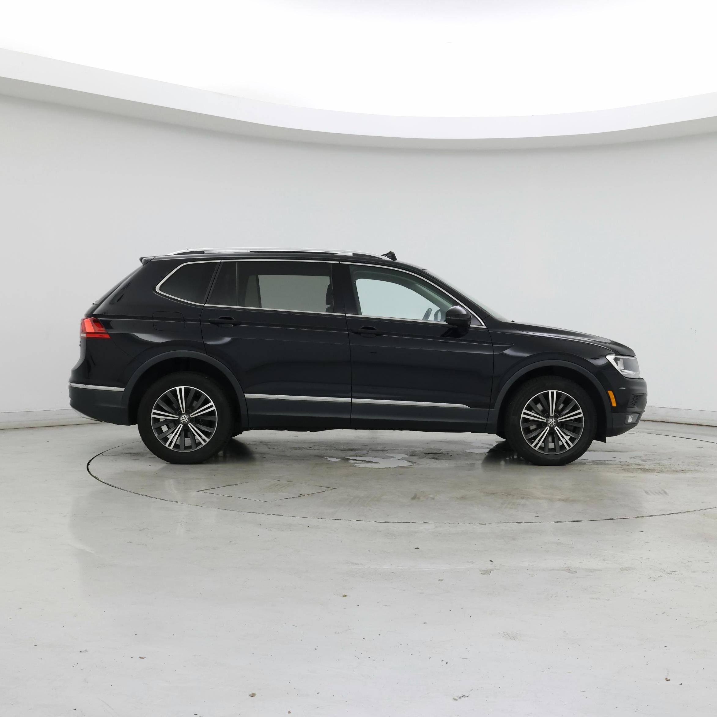 Thumbnail: 2018 Volkswagen Tiguan - 7
