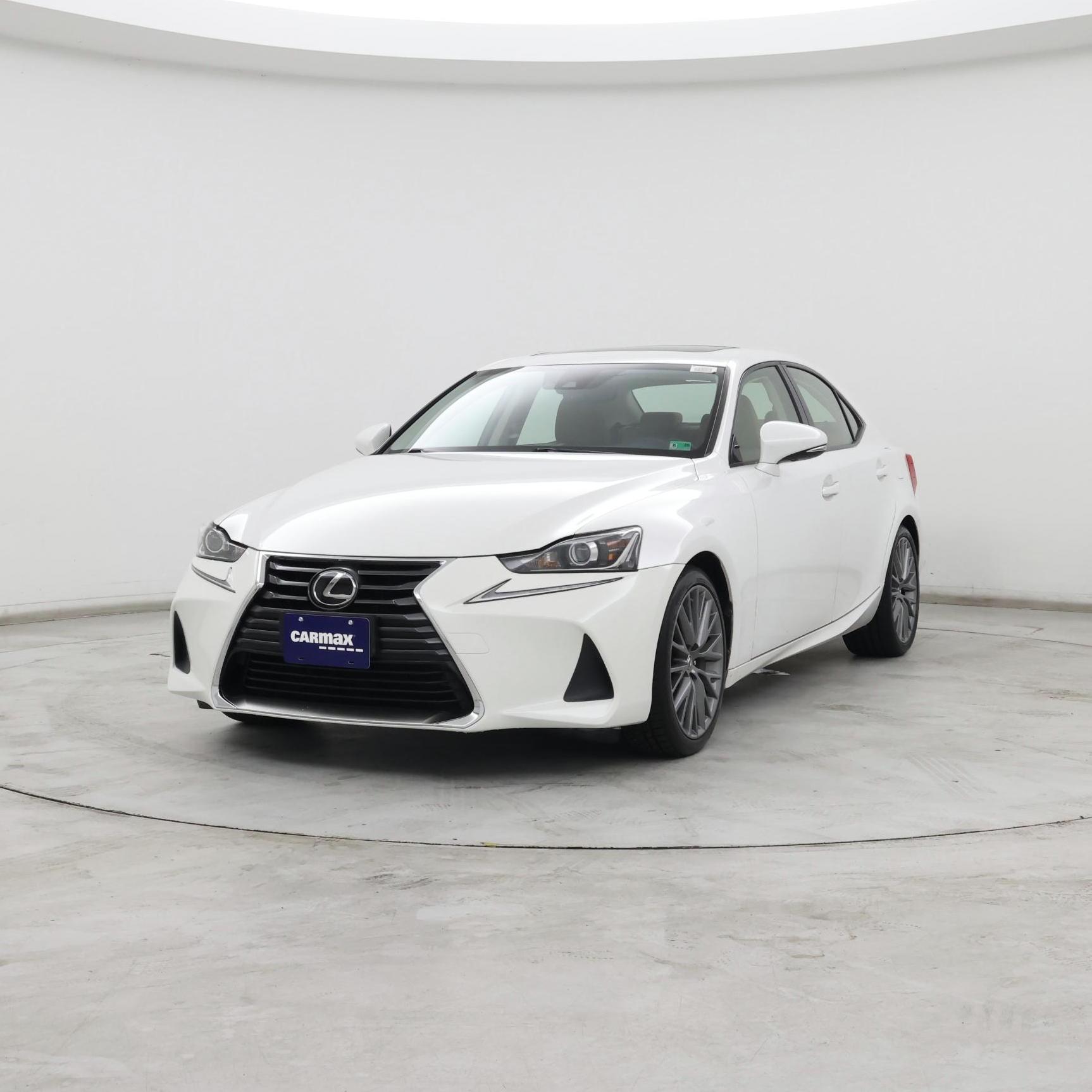 Thumbnail: 2018 Lexus IS - 4