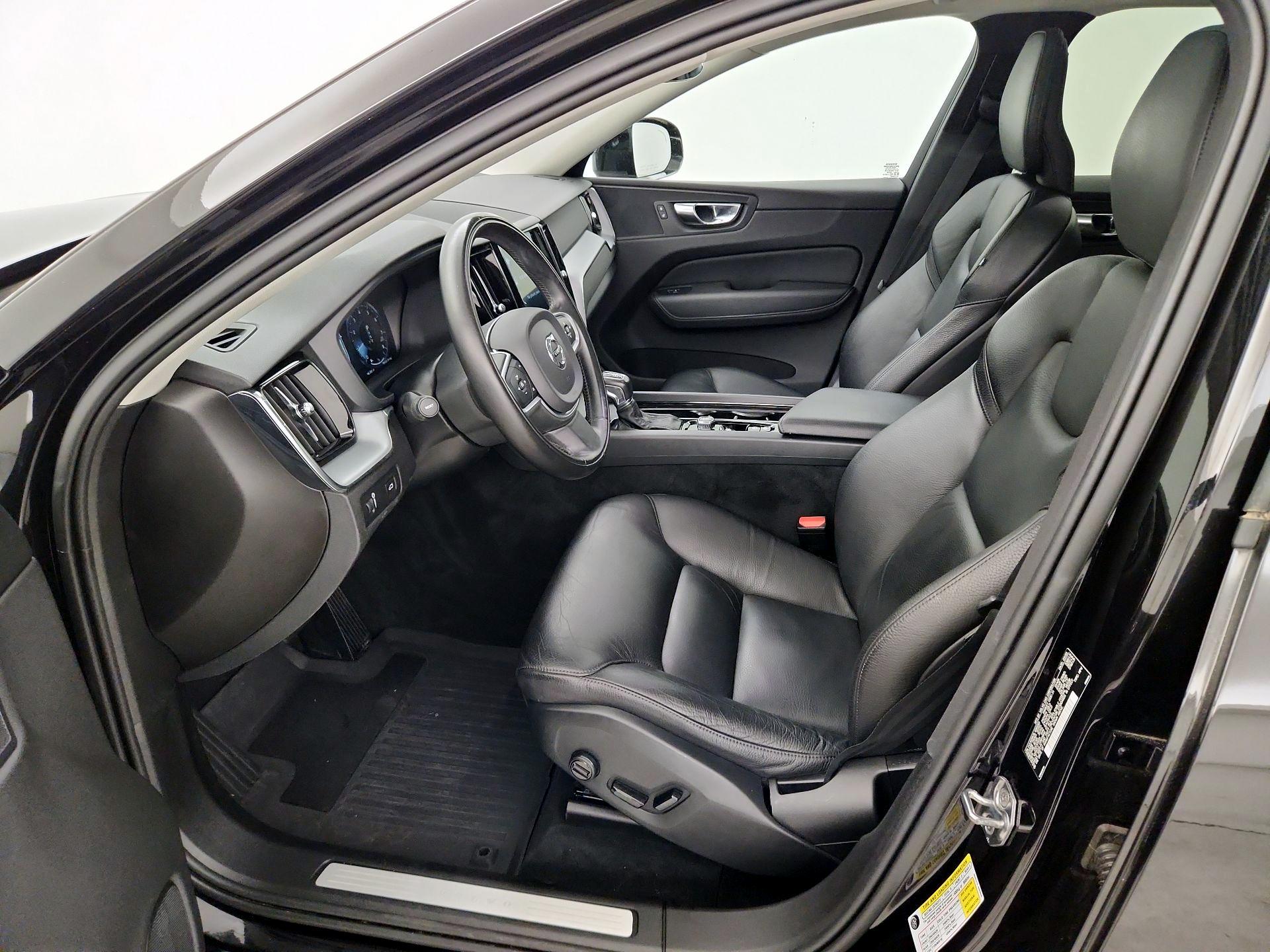 Thumbnail: 2020 Volvo XC60 - 11