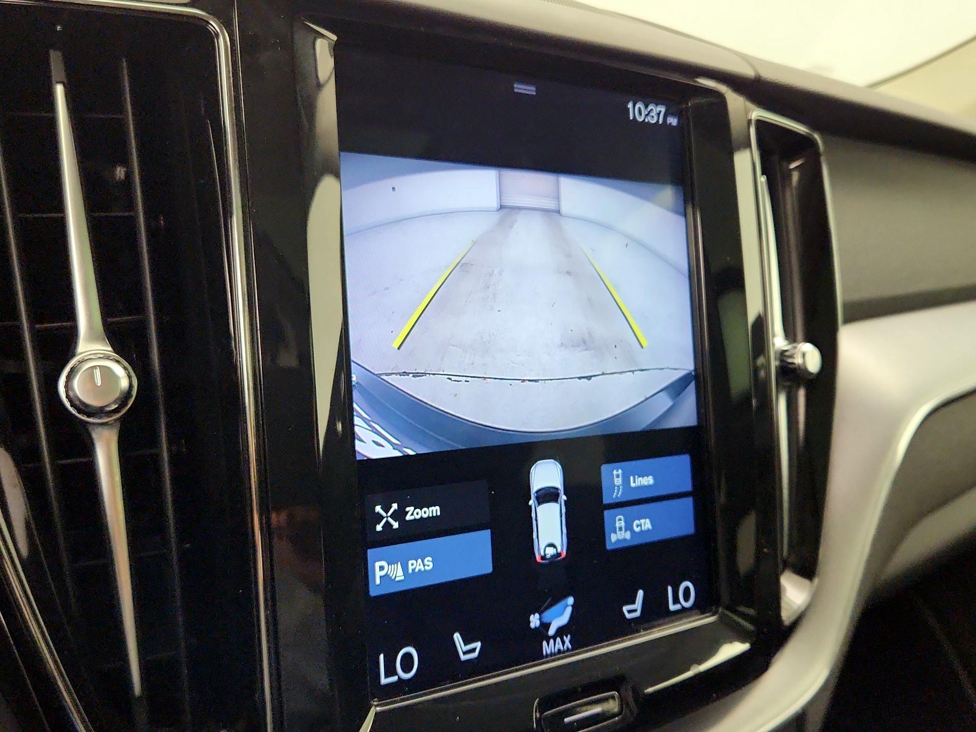Thumbnail: 2020 Volvo XC60 - 14