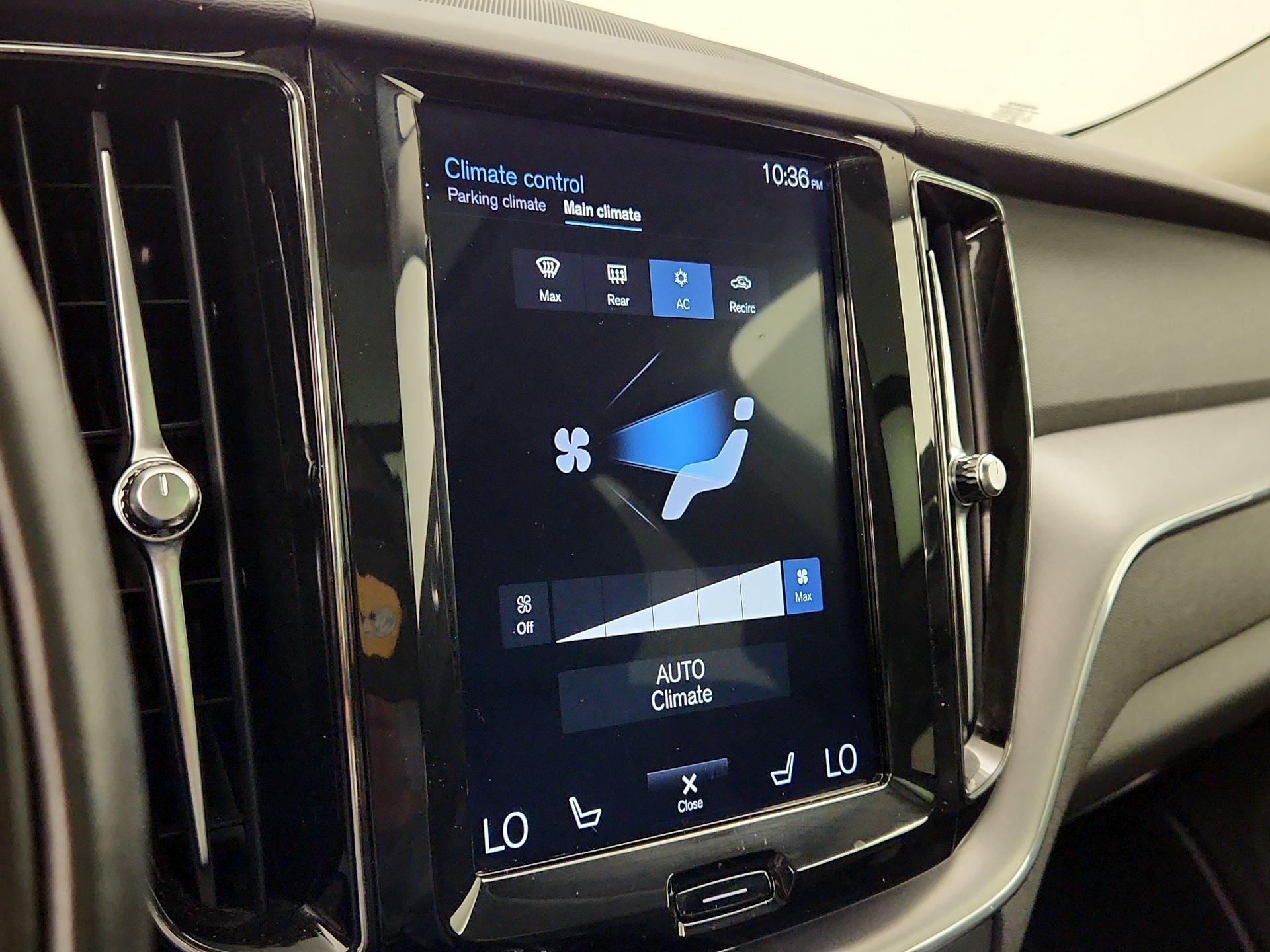 Thumbnail: 2020 Volvo XC60 - 16