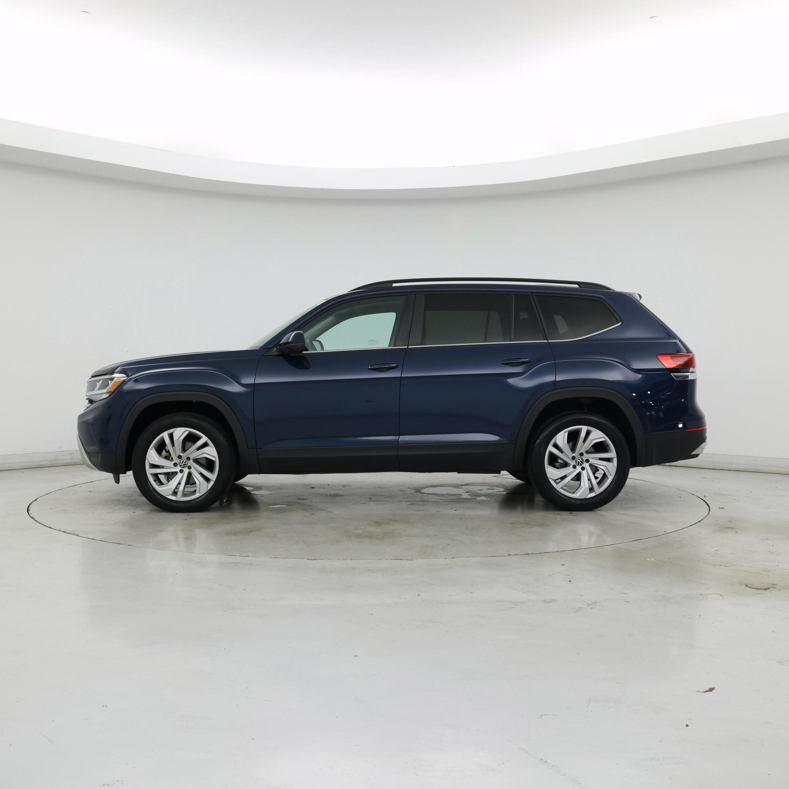 Thumbnail: 2022 Volkswagen Atlas - 3