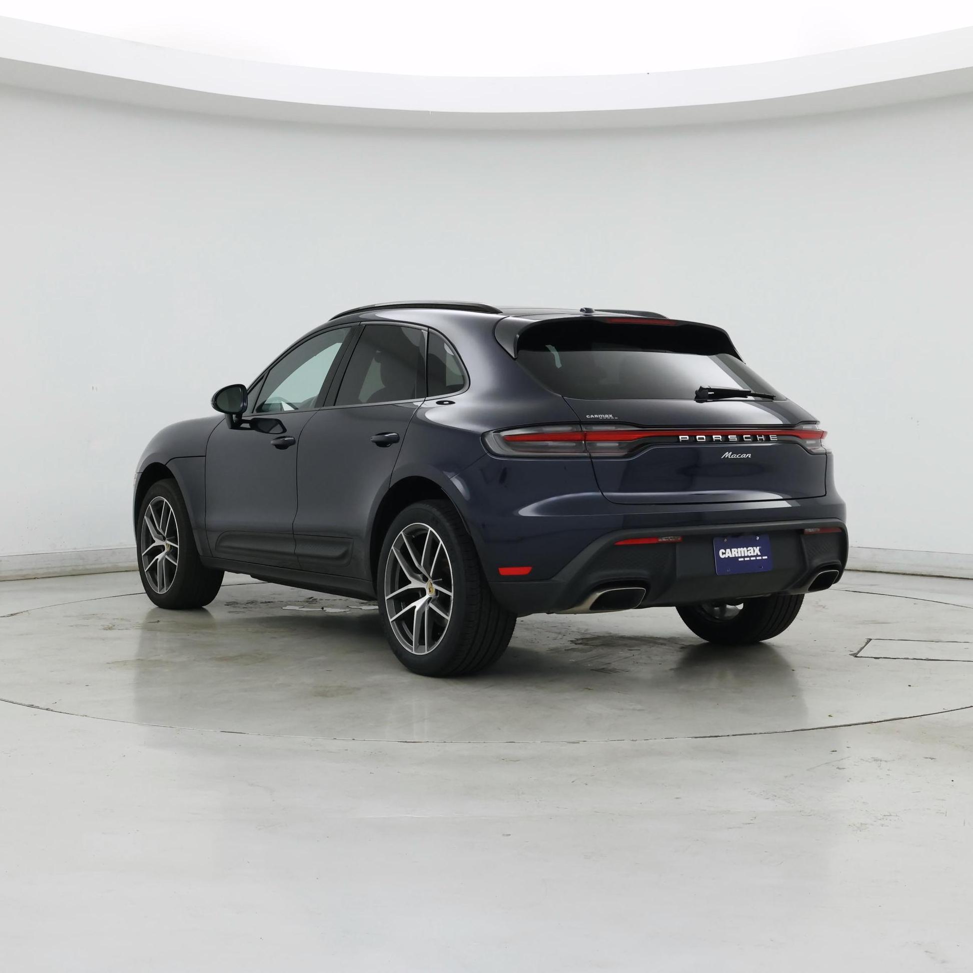 Thumbnail: 2023 Porsche Macan - 2