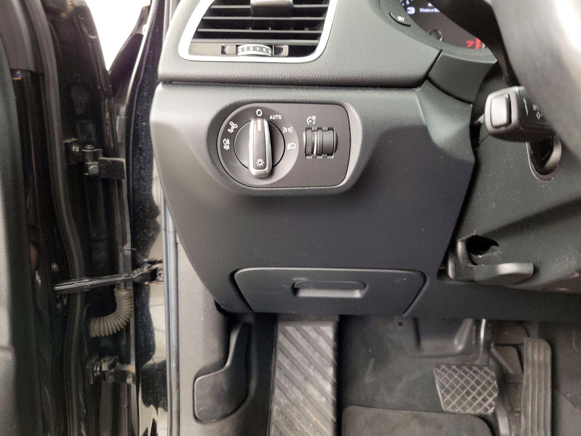 Thumbnail: 2016 Audi Q3 - 13