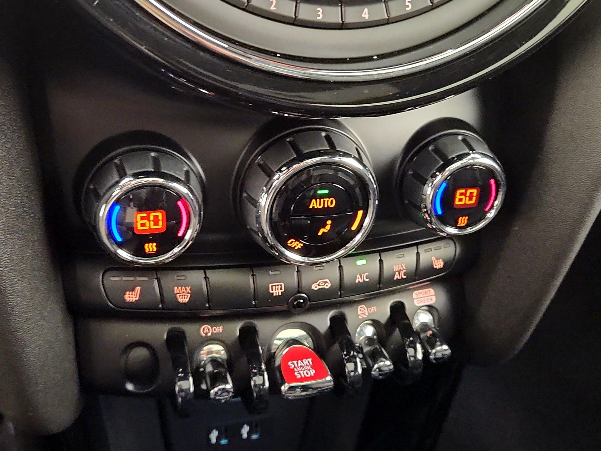 Thumbnail: 2020 MINI Cooper Hardtop - 17