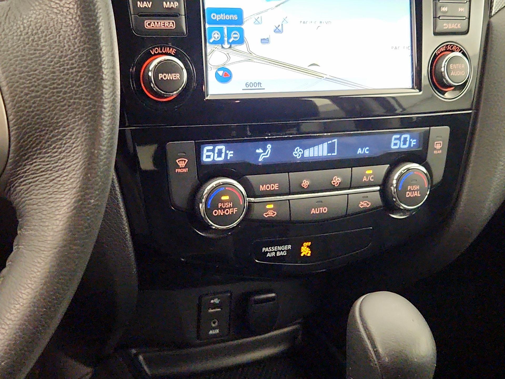 Thumbnail: 2015 Nissan Rogue - 17