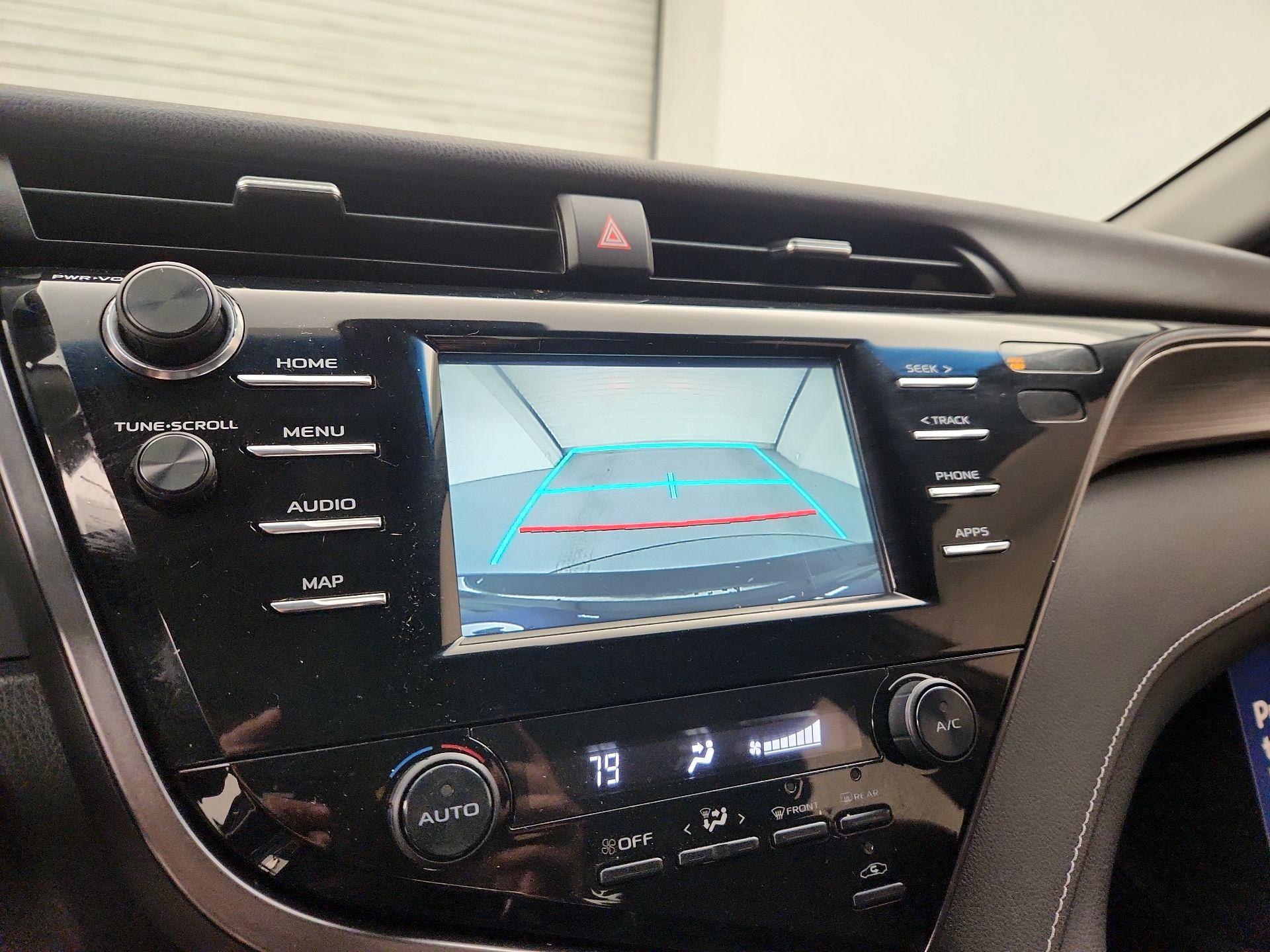 Thumbnail: 2019 Toyota Camry - 14