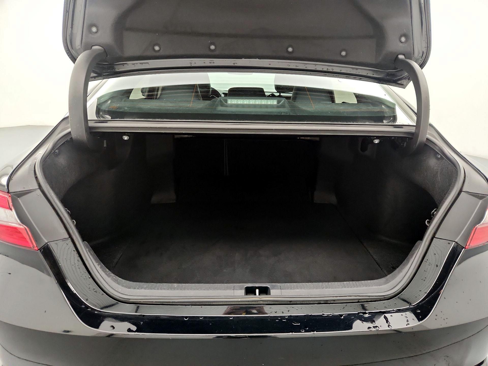 Thumbnail: 2019 Toyota Camry - 20