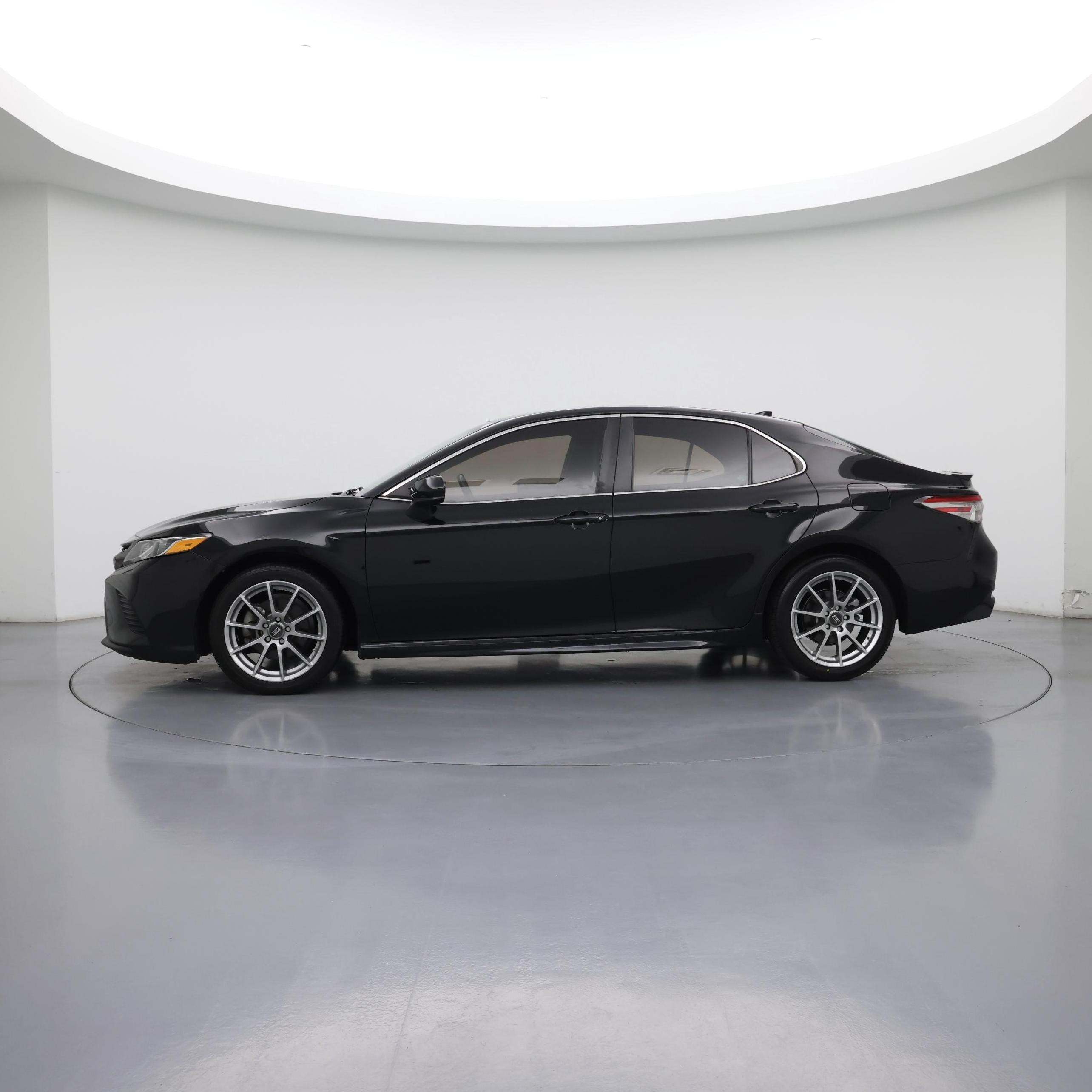Thumbnail: 2019 Toyota Camry - 3