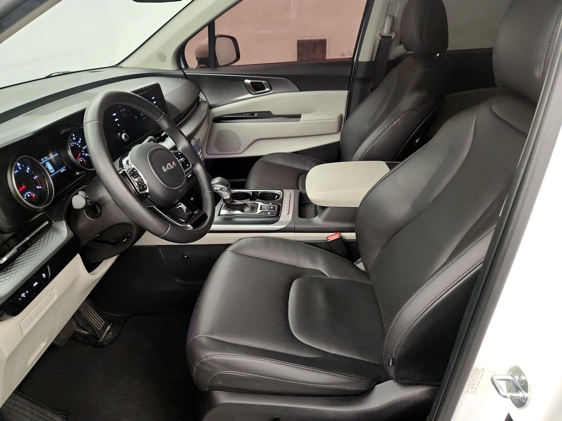 Thumbnail: 2024 Kia Carnival - 11