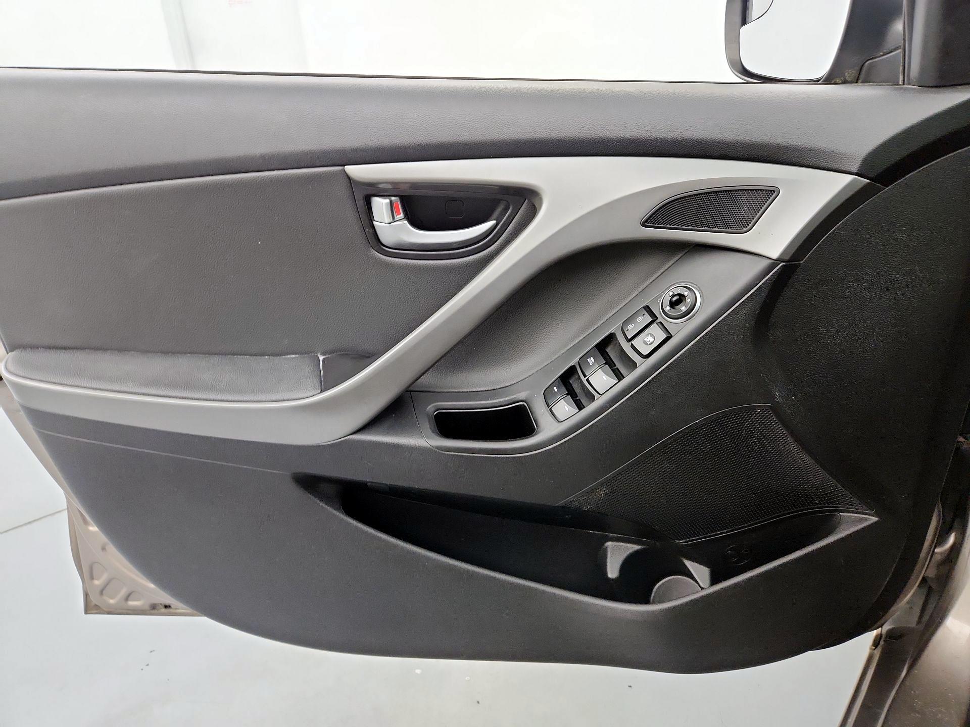 Thumbnail: 2015 Hyundai Elantra - 12
