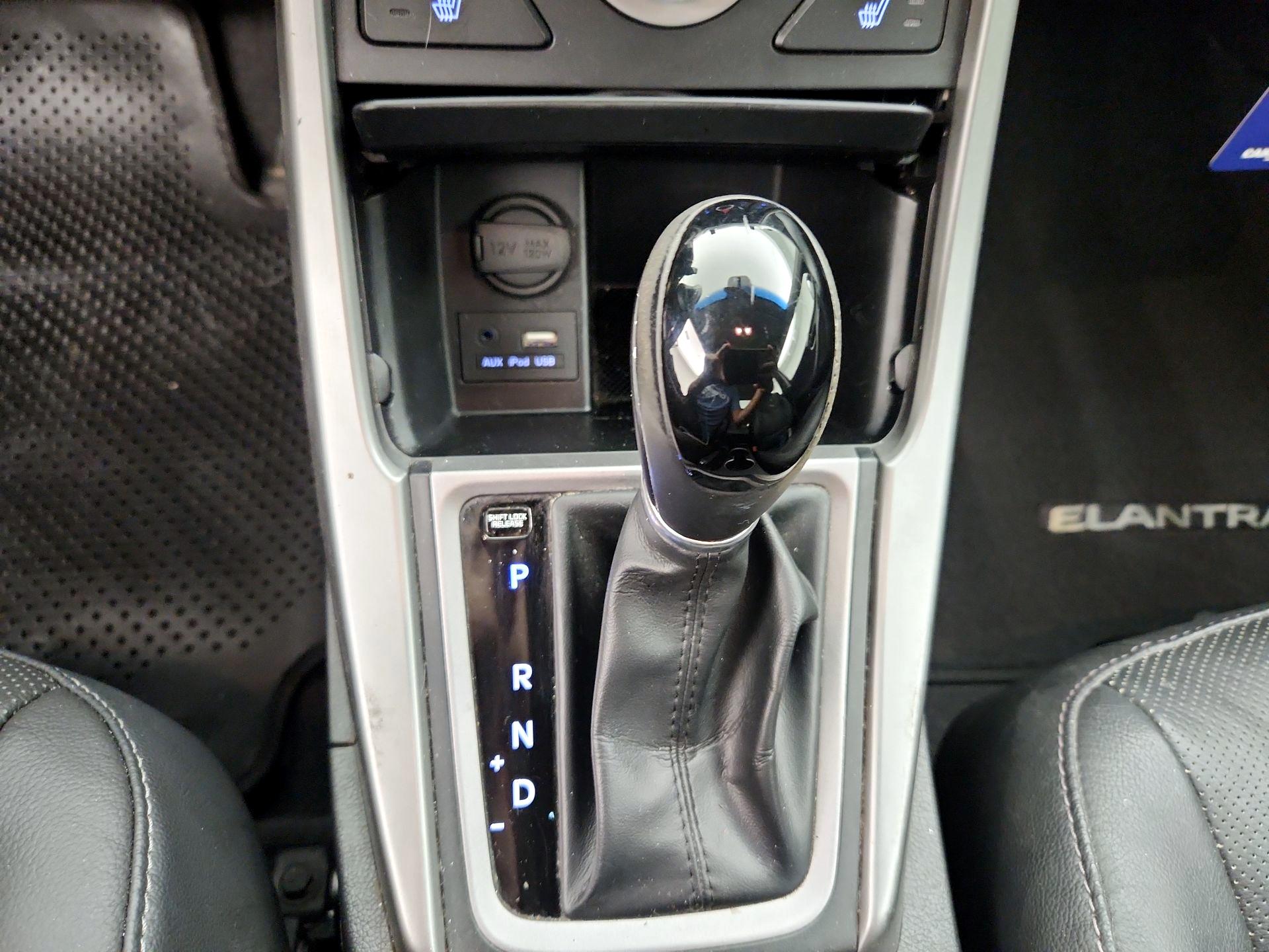 Thumbnail: 2015 Hyundai Elantra - 17
