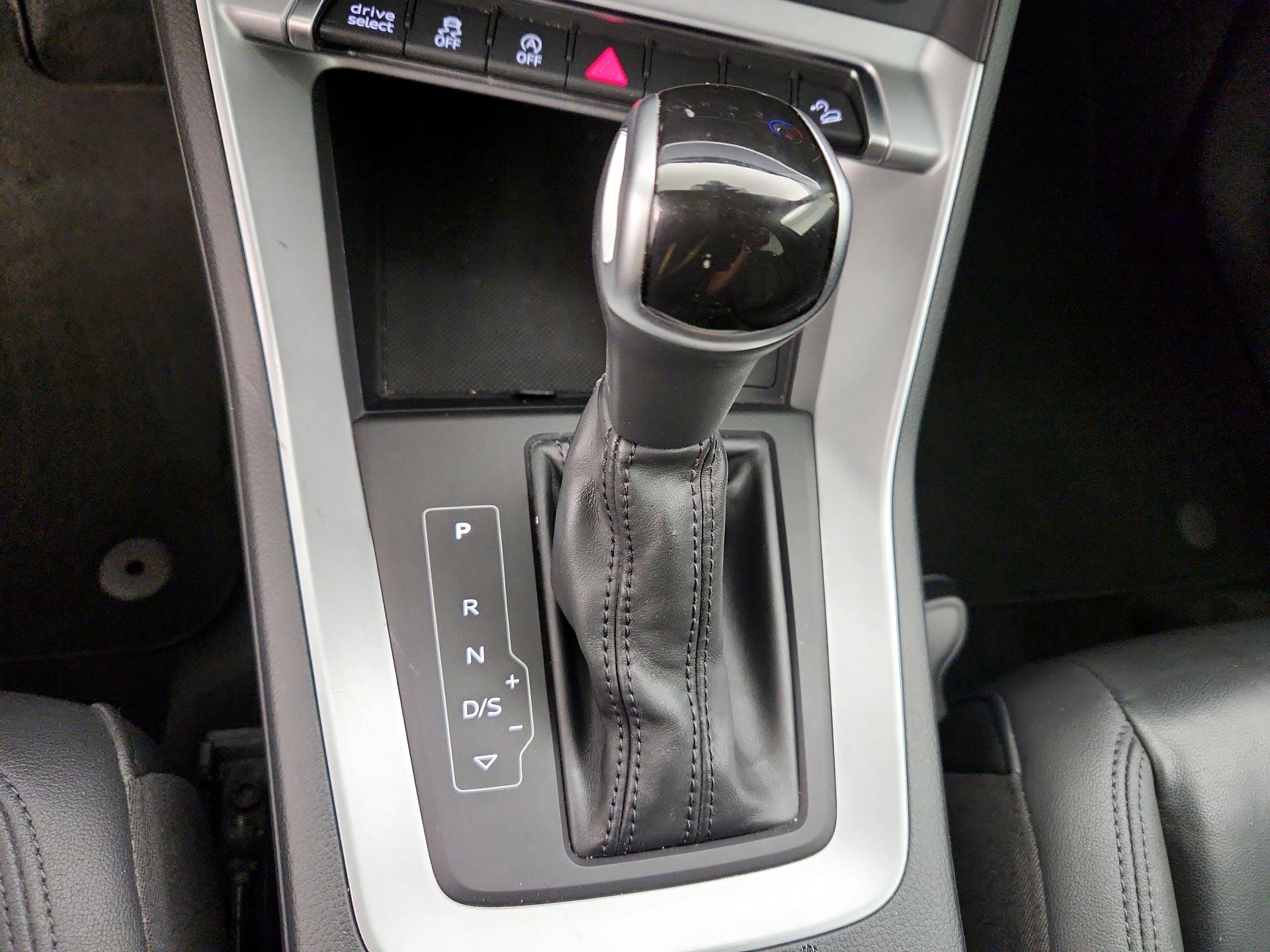 Thumbnail: 2020 Audi Q3 - 17