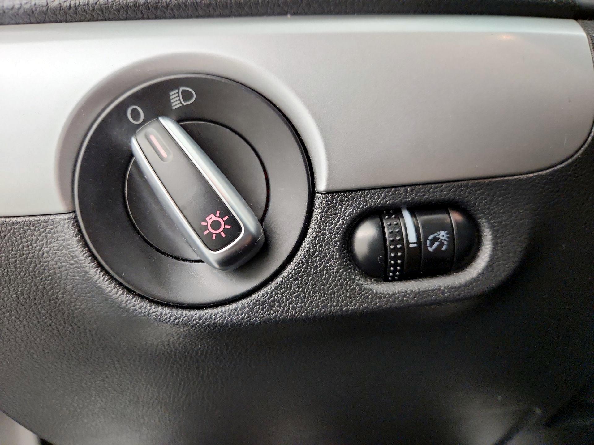 Thumbnail: 2014 Volkswagen Jetta - 13