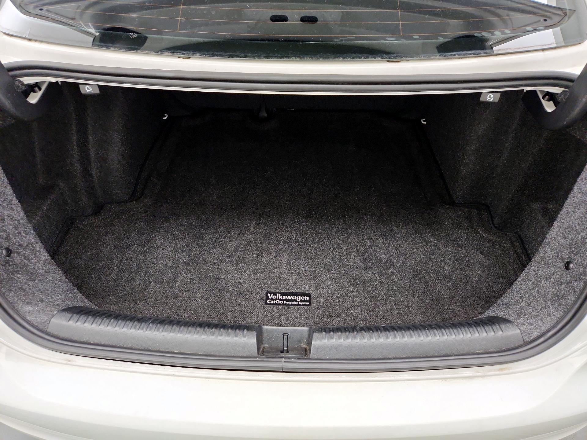 Thumbnail: 2014 Volkswagen Jetta - 19