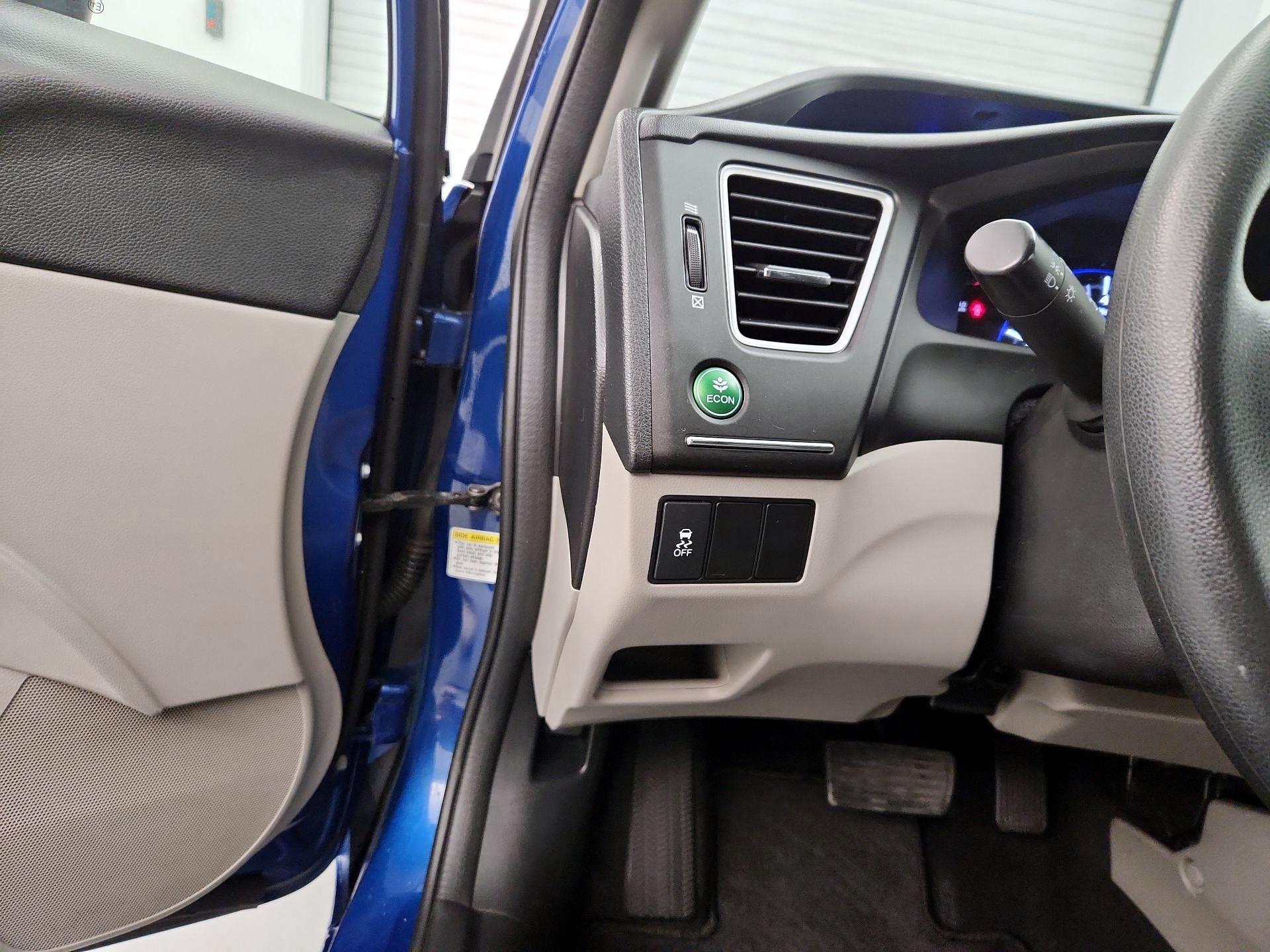 Thumbnail: 2015 Honda Civic - 13