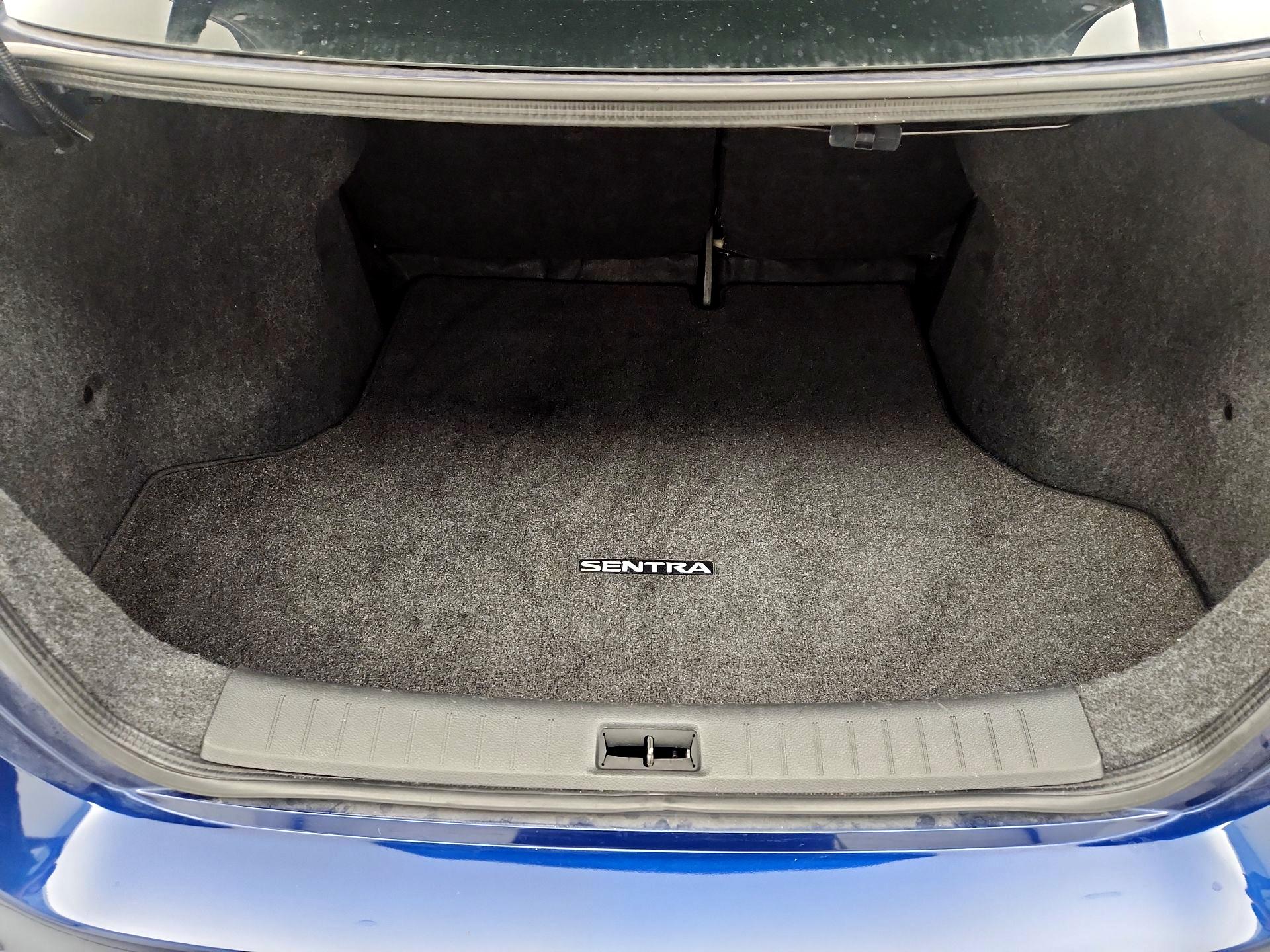 Thumbnail: 2016 Nissan Sentra - 19