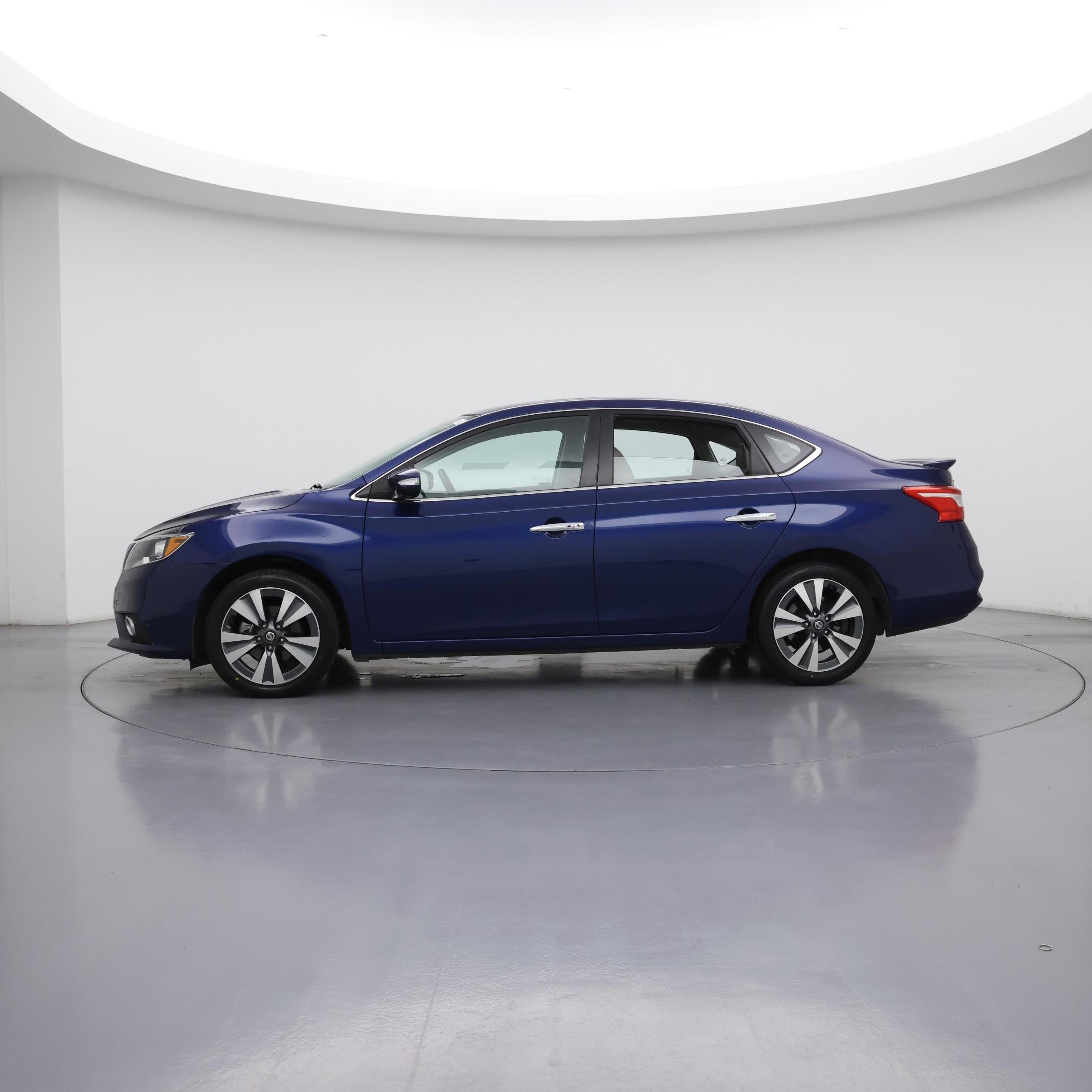 Thumbnail: 2016 Nissan Sentra - 3