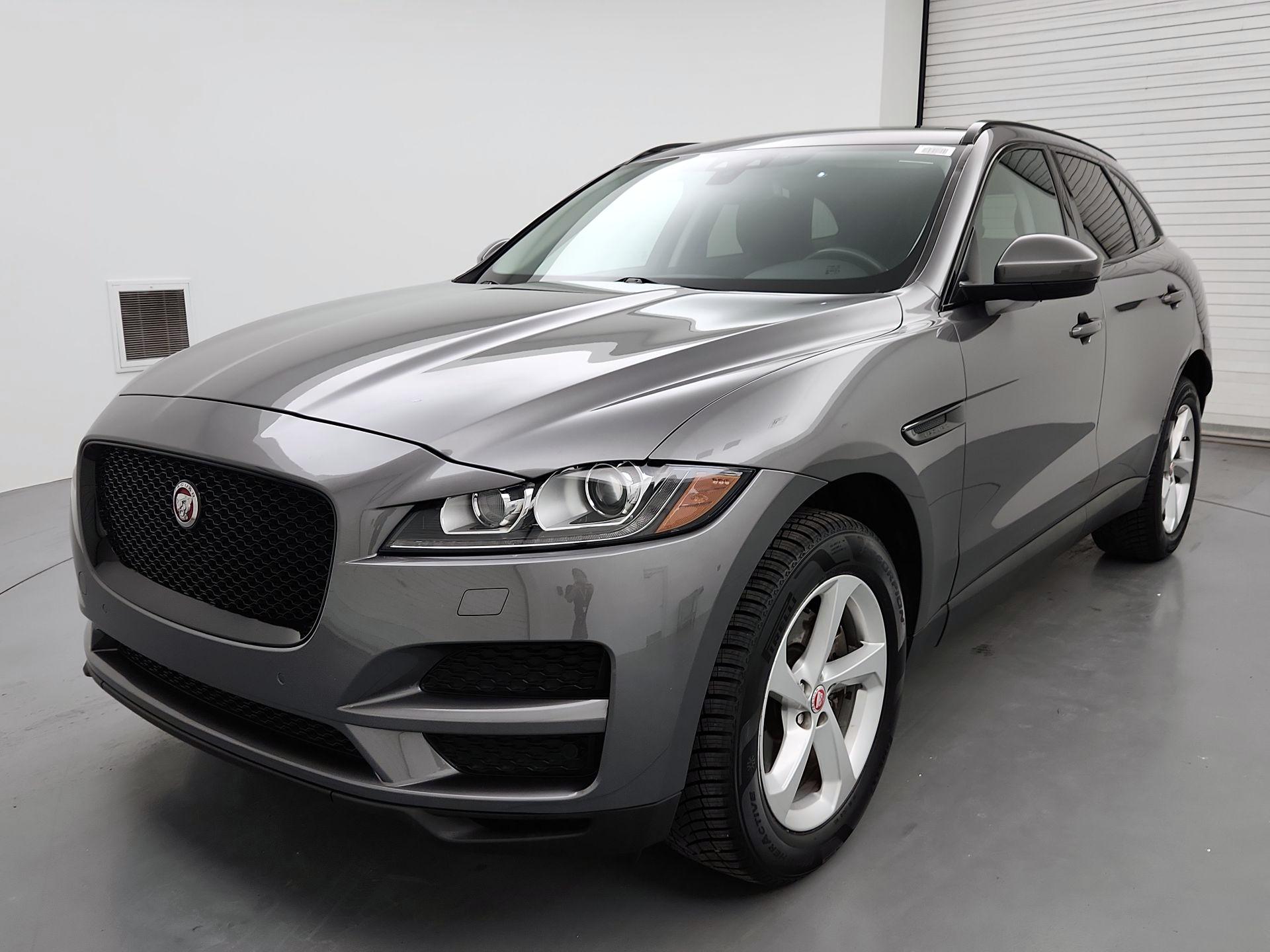 Thumbnail: 2017 Jaguar F-Pace - 3