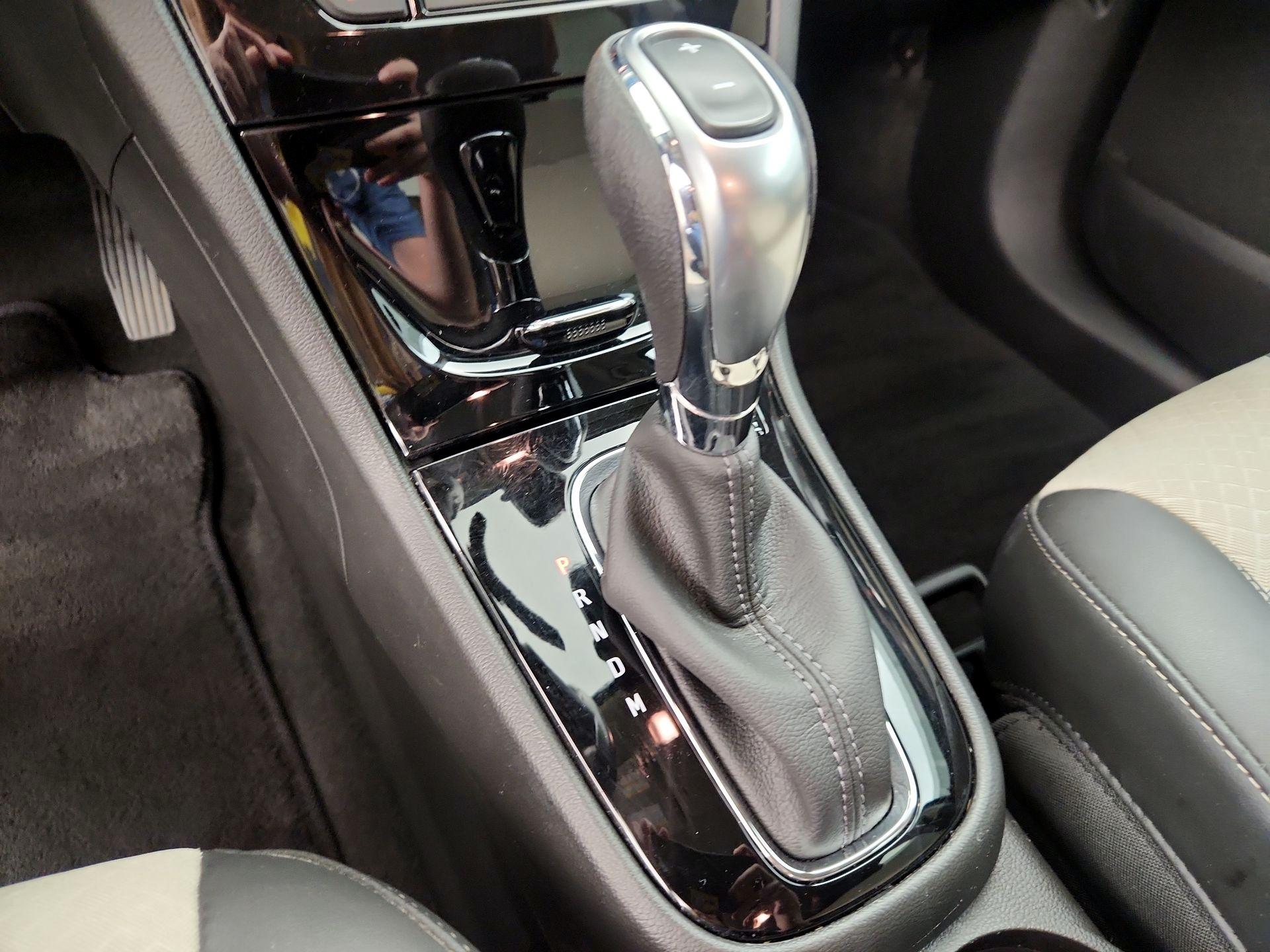 Thumbnail: 2021 Buick Encore - 17