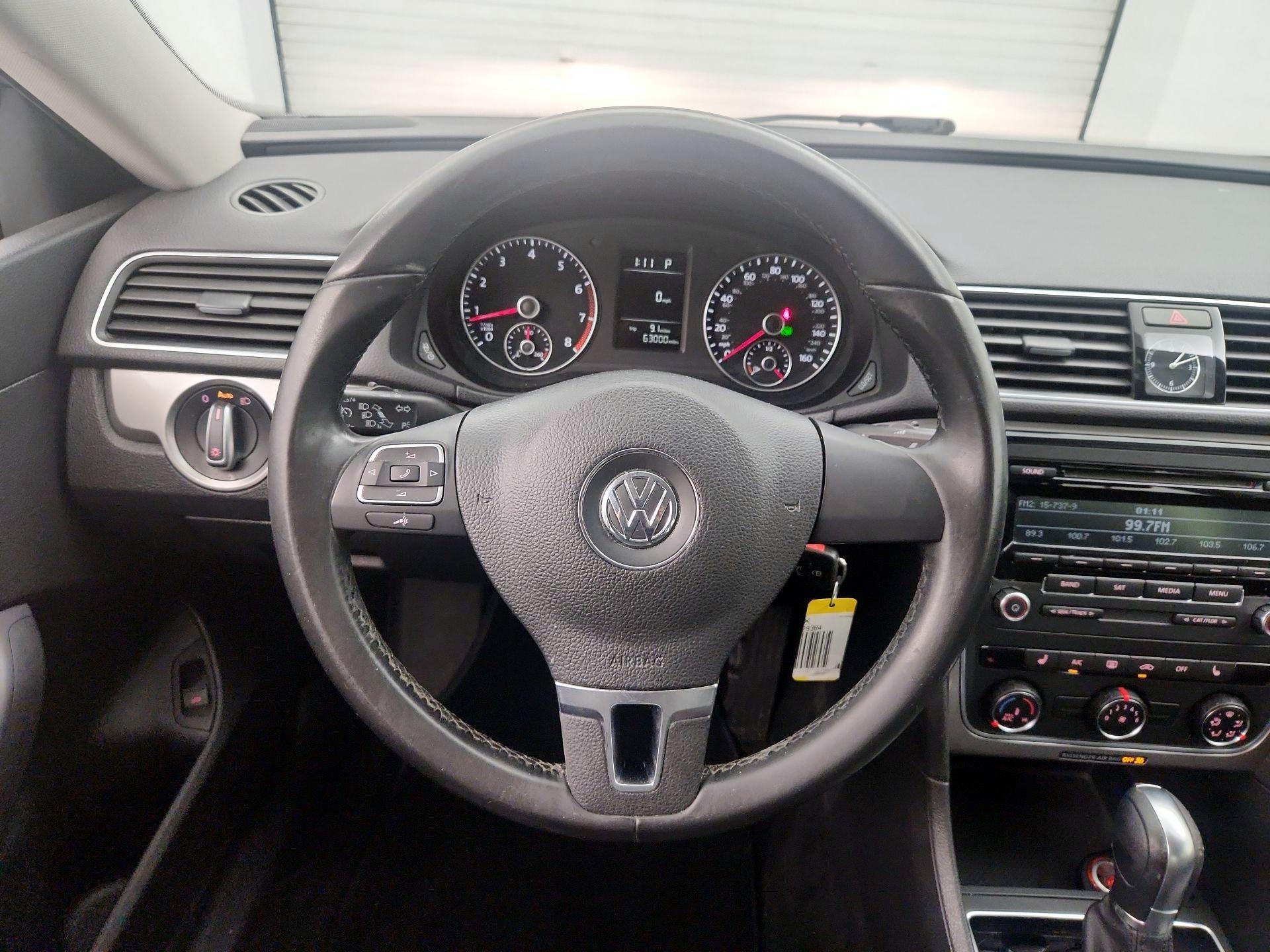 Thumbnail: 2015 Volkswagen Passat - 10