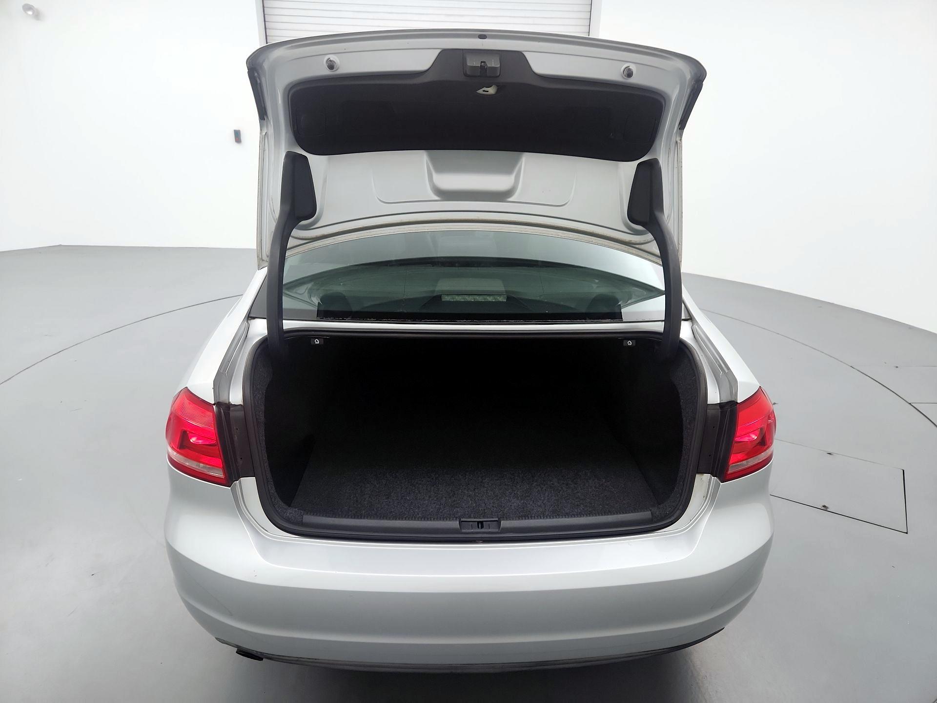 Thumbnail: 2015 Volkswagen Passat - 19