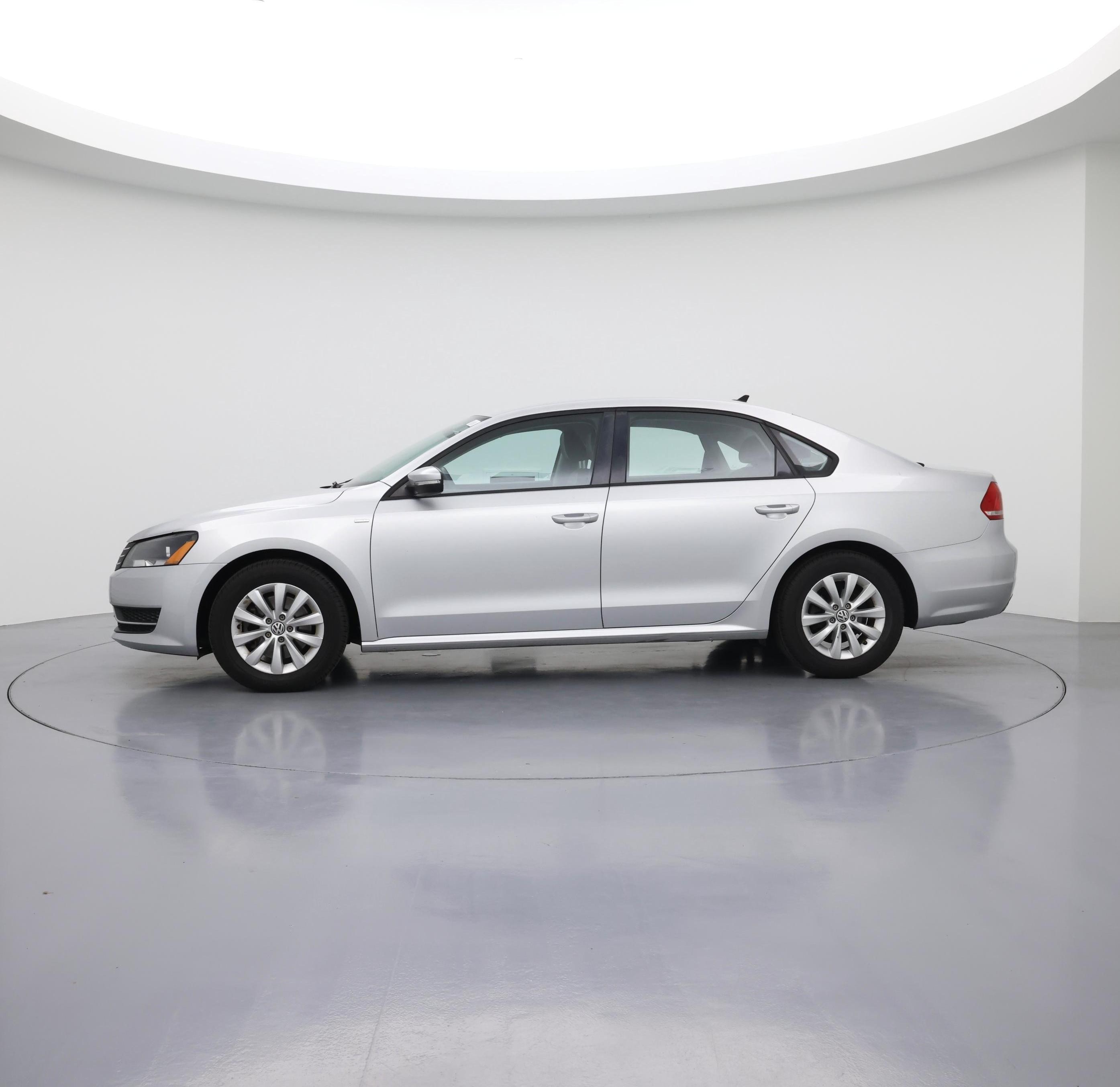 Thumbnail: 2015 Volkswagen Passat - 3