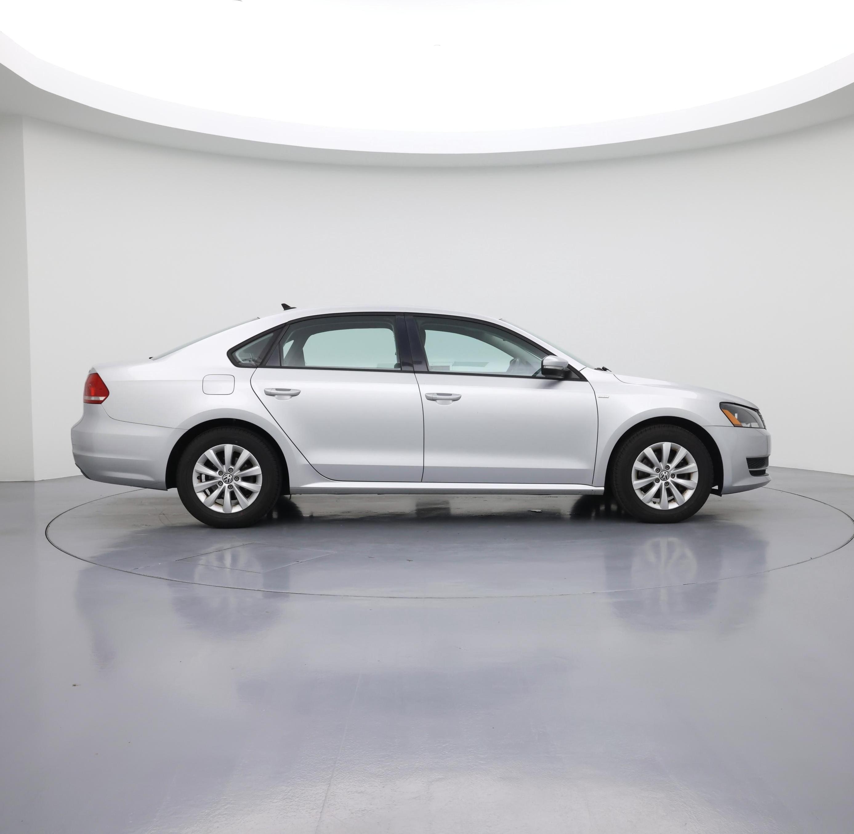 Thumbnail: 2015 Volkswagen Passat - 7