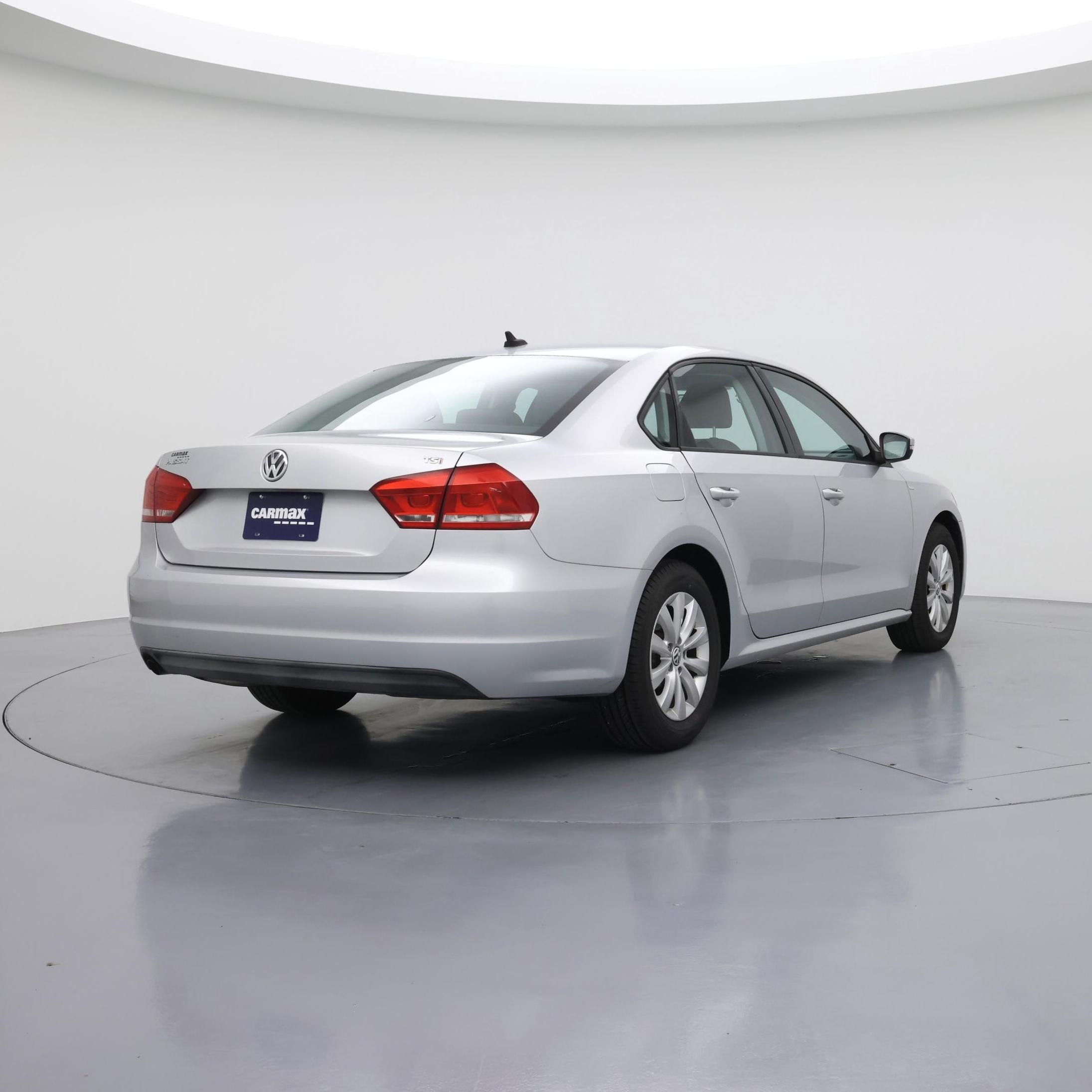 Thumbnail: 2015 Volkswagen Passat - 8