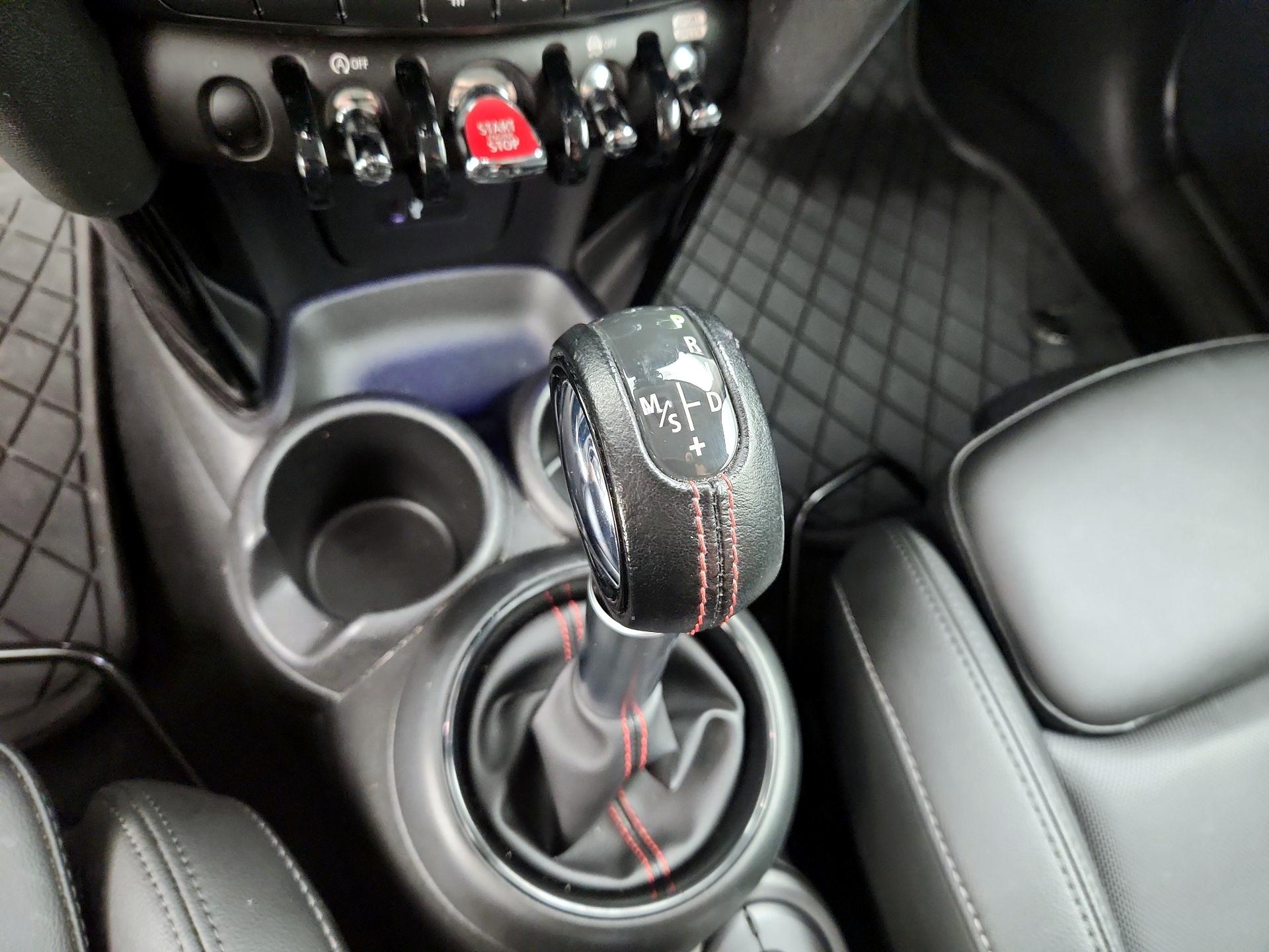 Thumbnail: 2019 MINI Cooper Hardtop - 17