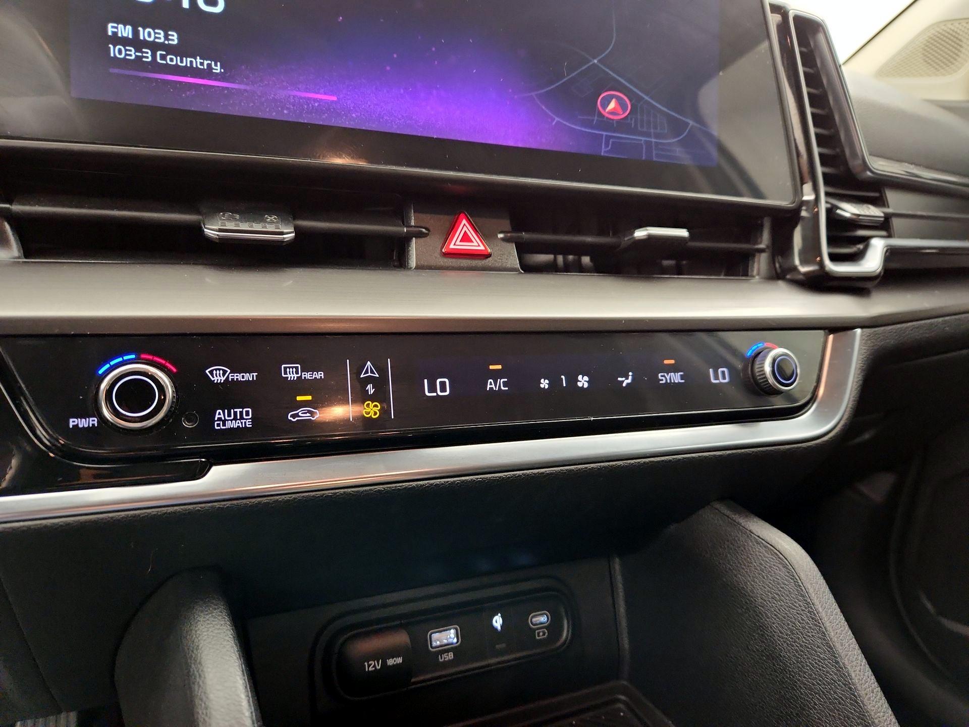 Thumbnail: 2023 Kia Sportage - 17