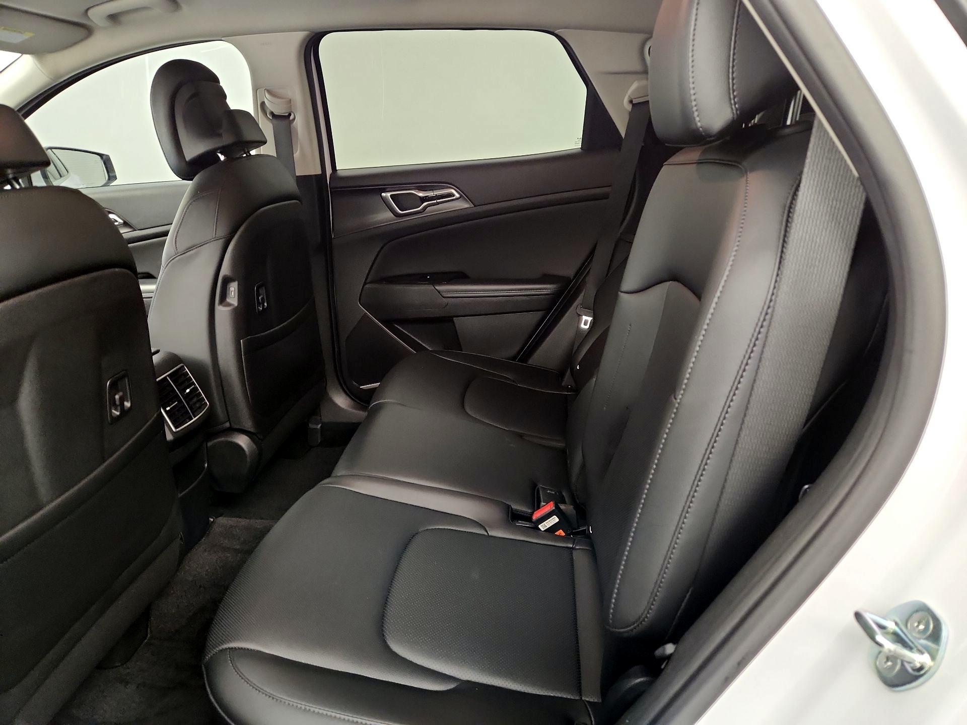Thumbnail: 2023 Kia Sportage - 20