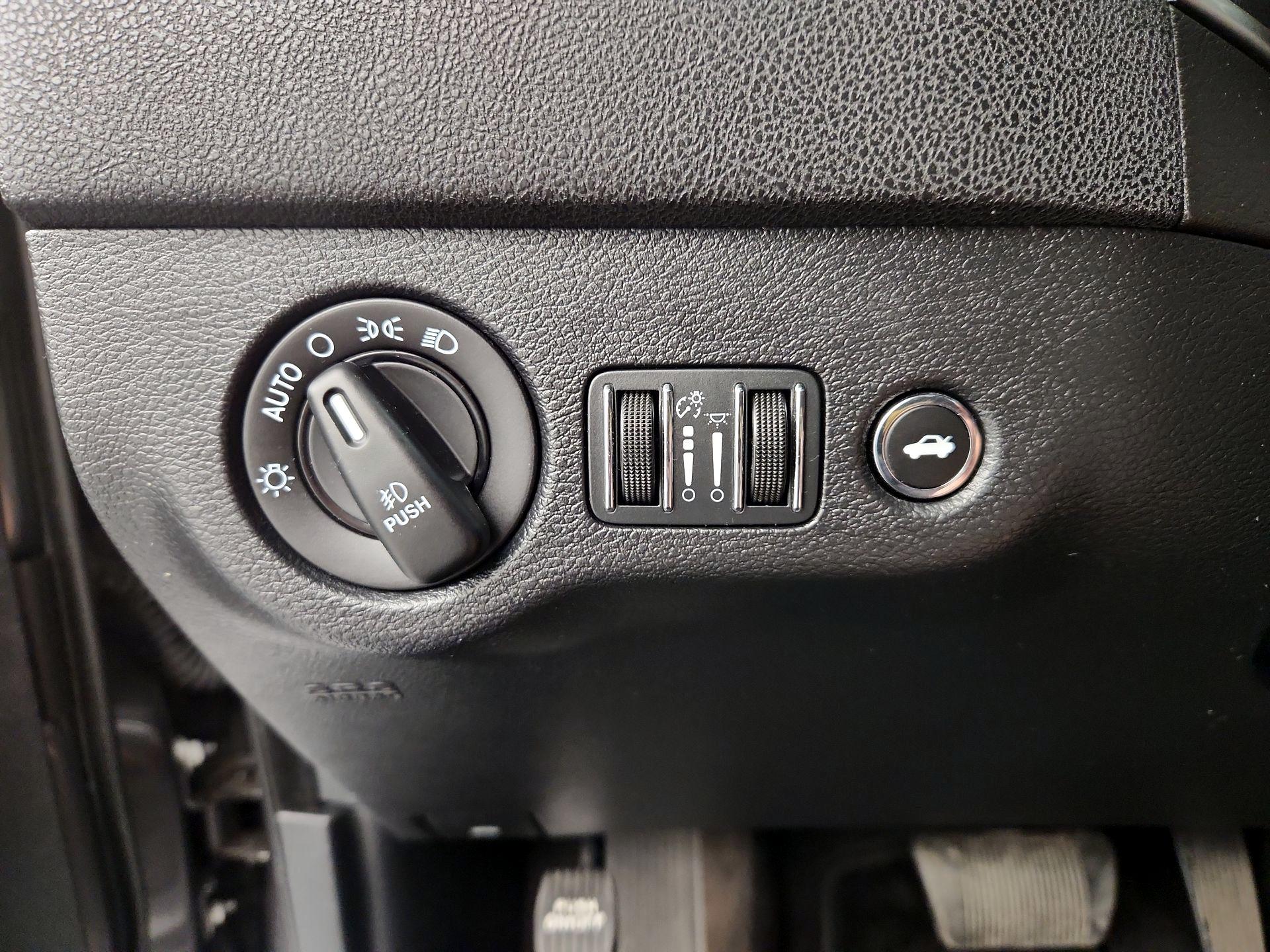 Thumbnail: 2016 Dodge Charger - 13