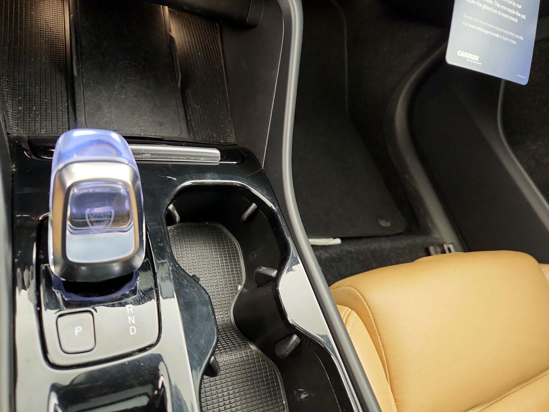 Thumbnail: 2019 Volvo XC40 - 17