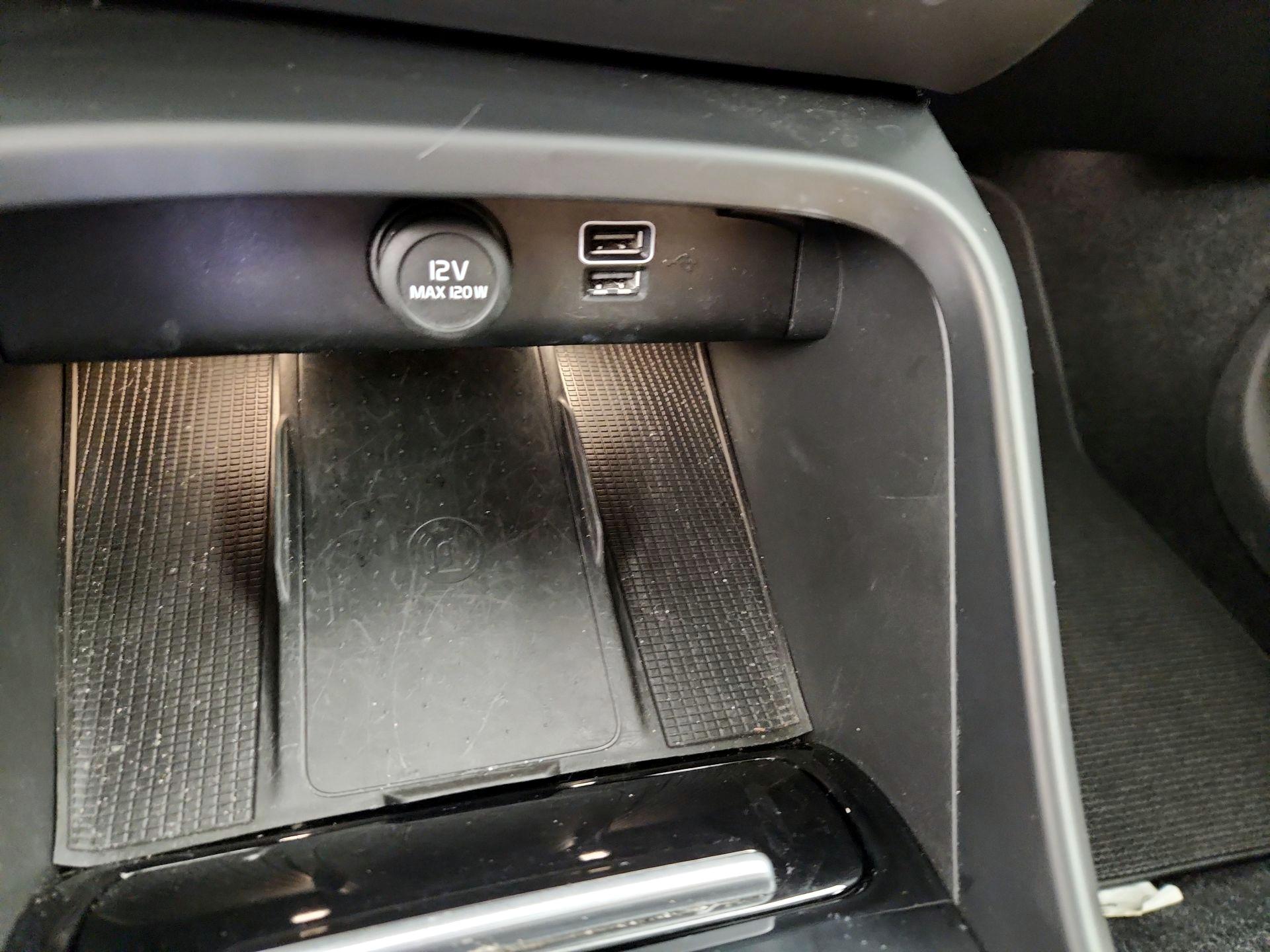 Thumbnail: 2019 Volvo XC40 - 18