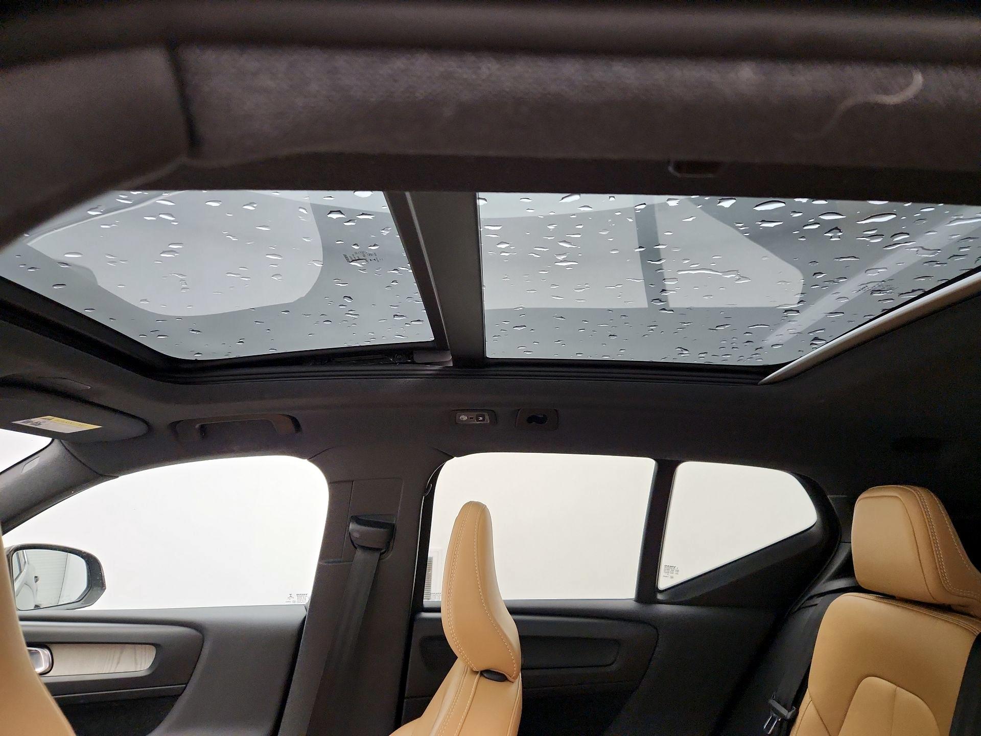 Thumbnail: 2019 Volvo XC40 - 19