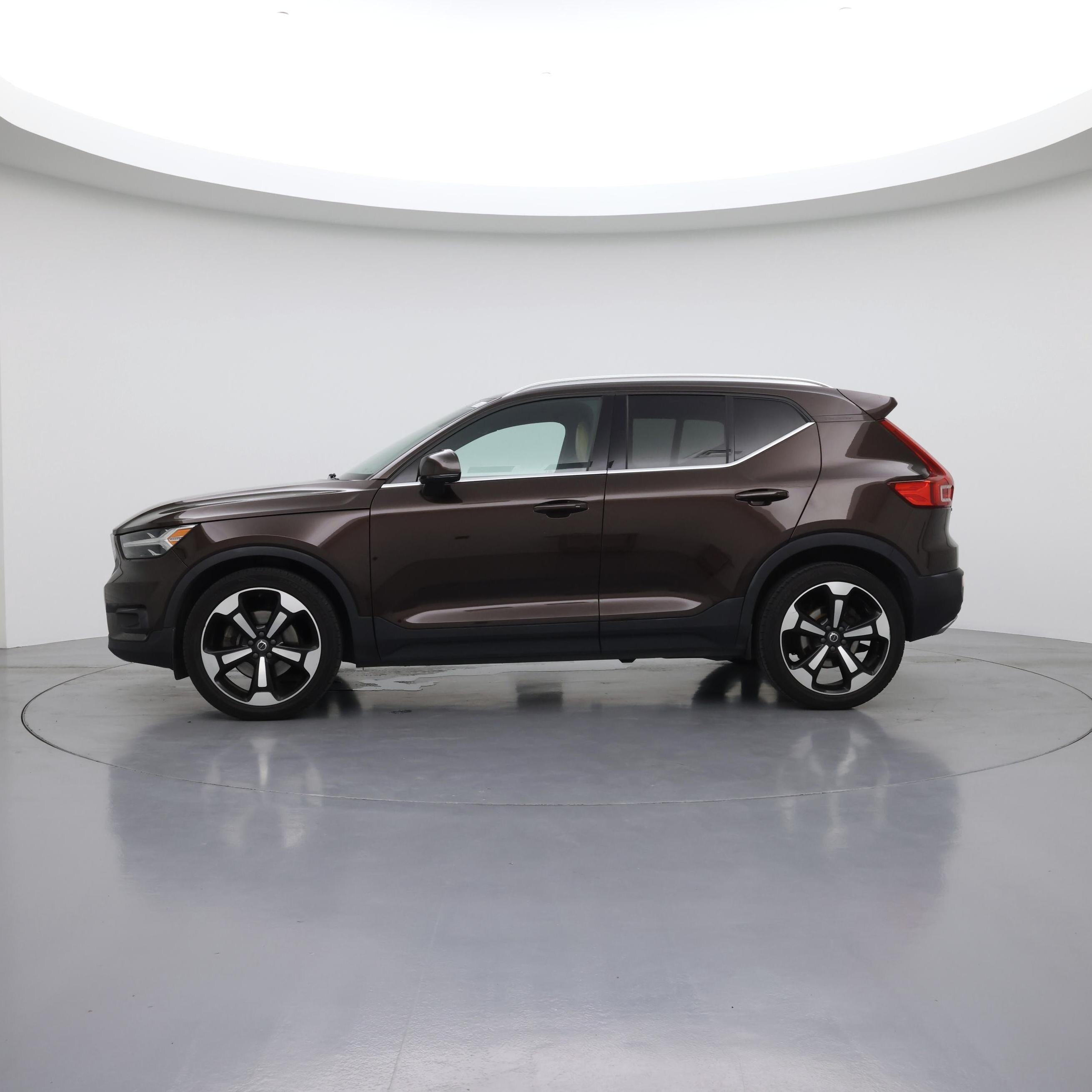 Thumbnail: 2019 Volvo XC40 - 3