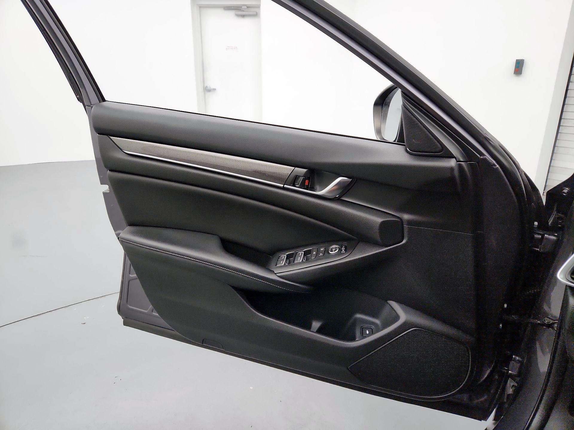 Thumbnail: 2018 Honda Accord - 12