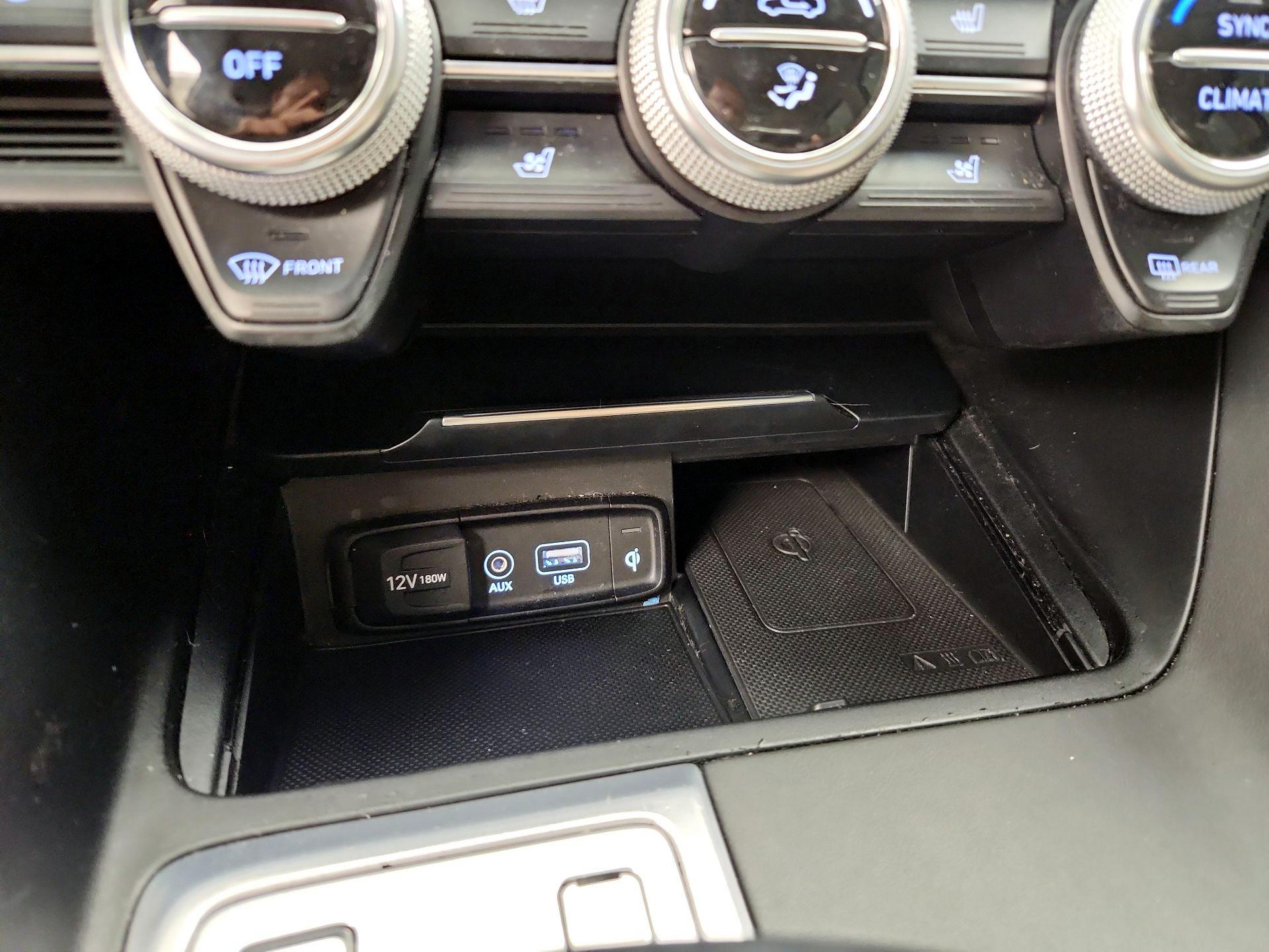 Thumbnail: 2019 Genesis G70 - 19