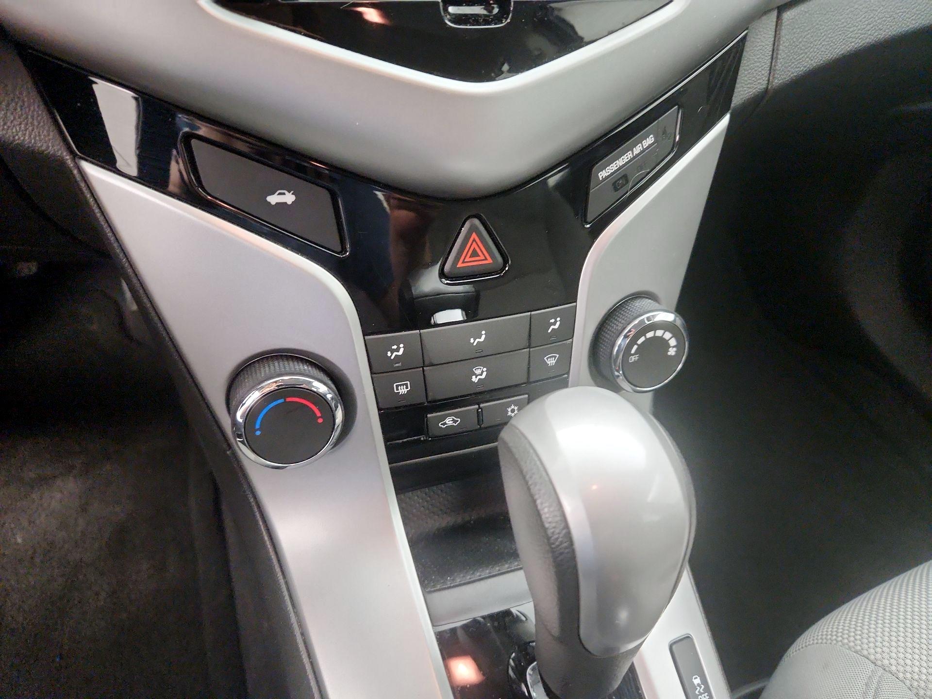 Thumbnail: 2015 Chevrolet Cruze - 15
