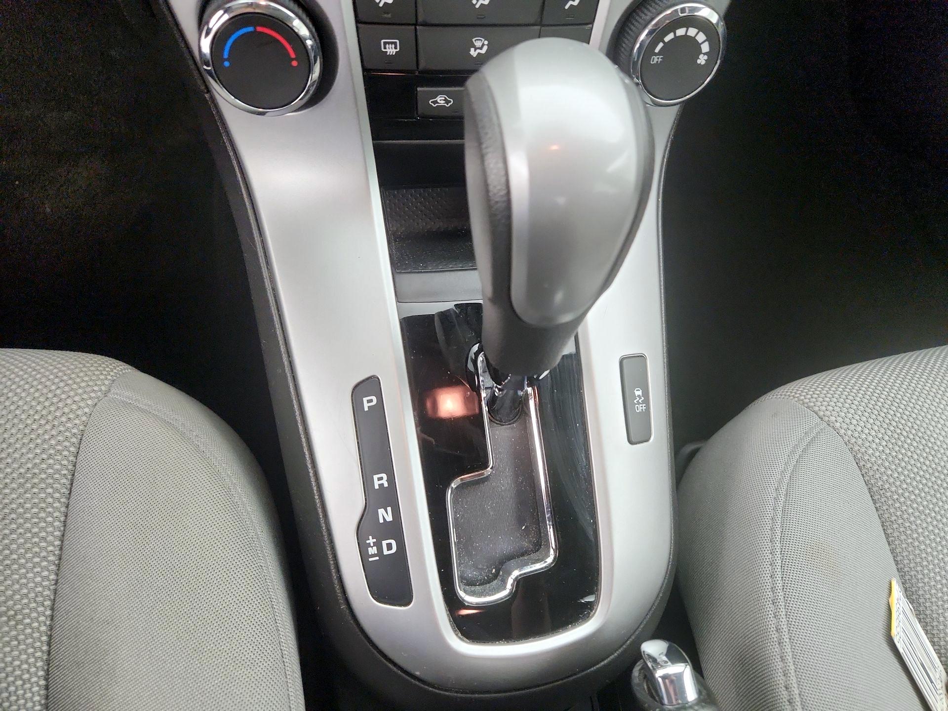 Thumbnail: 2015 Chevrolet Cruze - 16