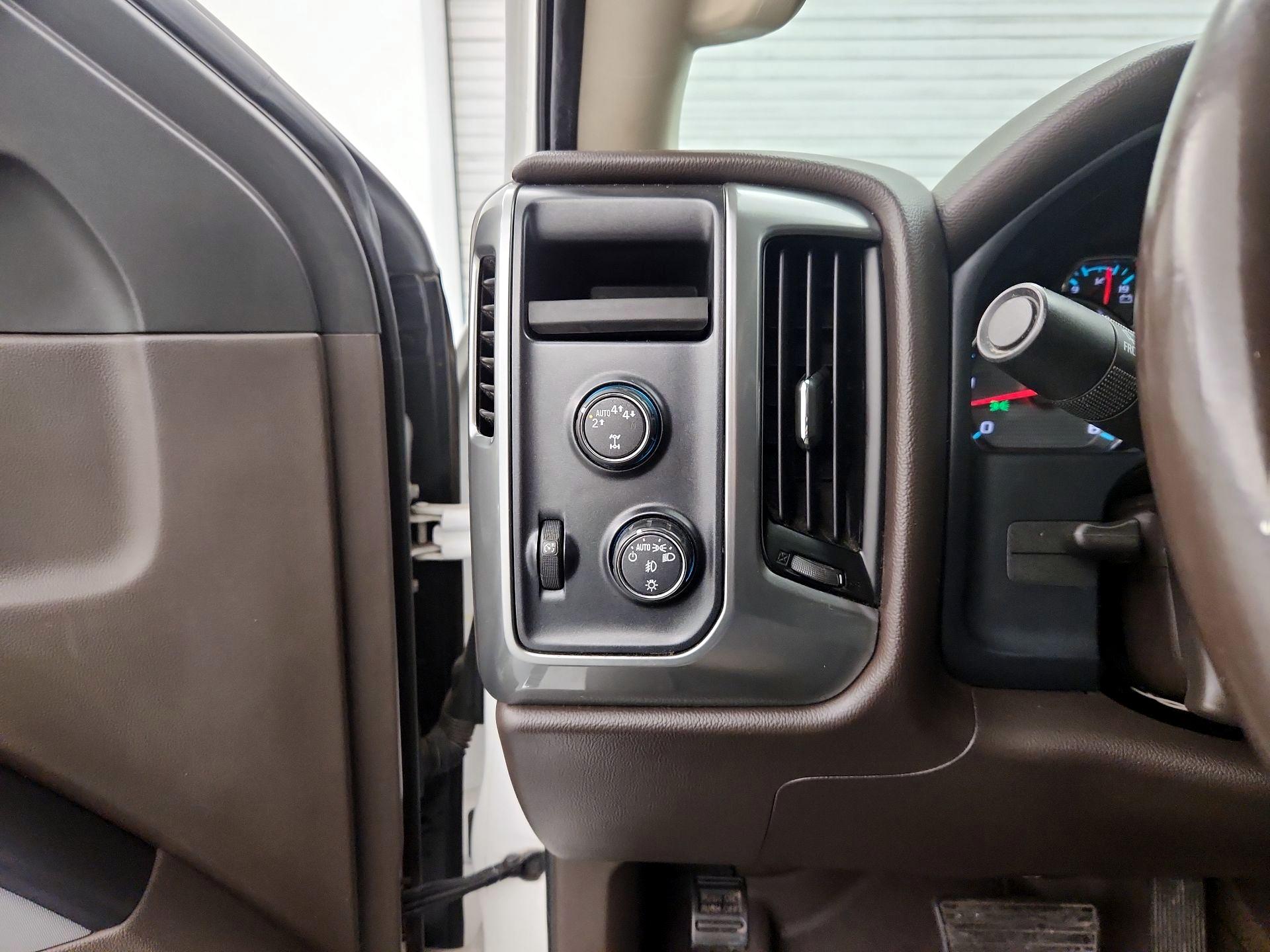 Thumbnail: 2017 Chevrolet Silverado 1500 - 13