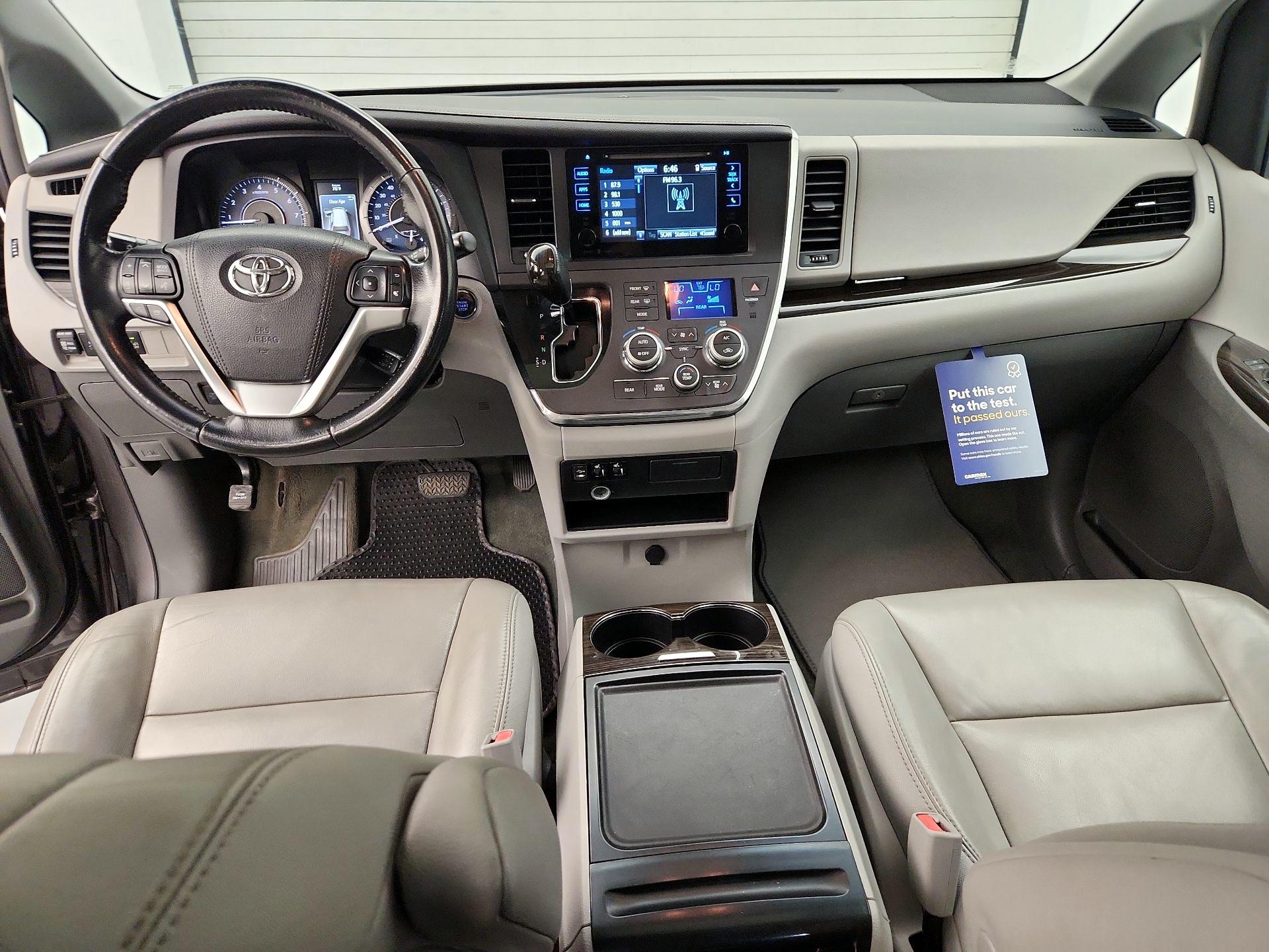 Thumbnail: 2015 Toyota Sienna - 9
