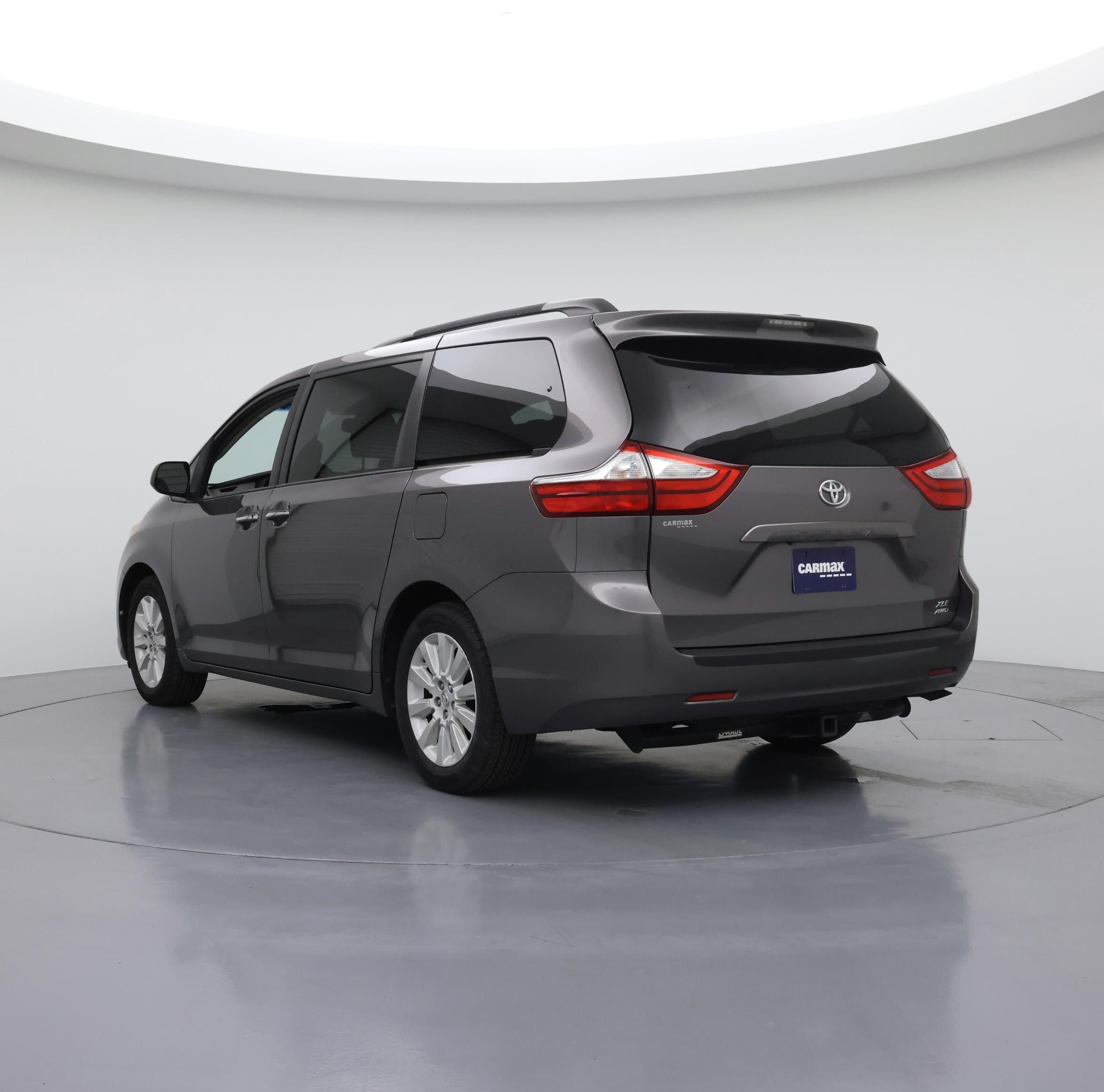 Thumbnail: 2015 Toyota Sienna - 2