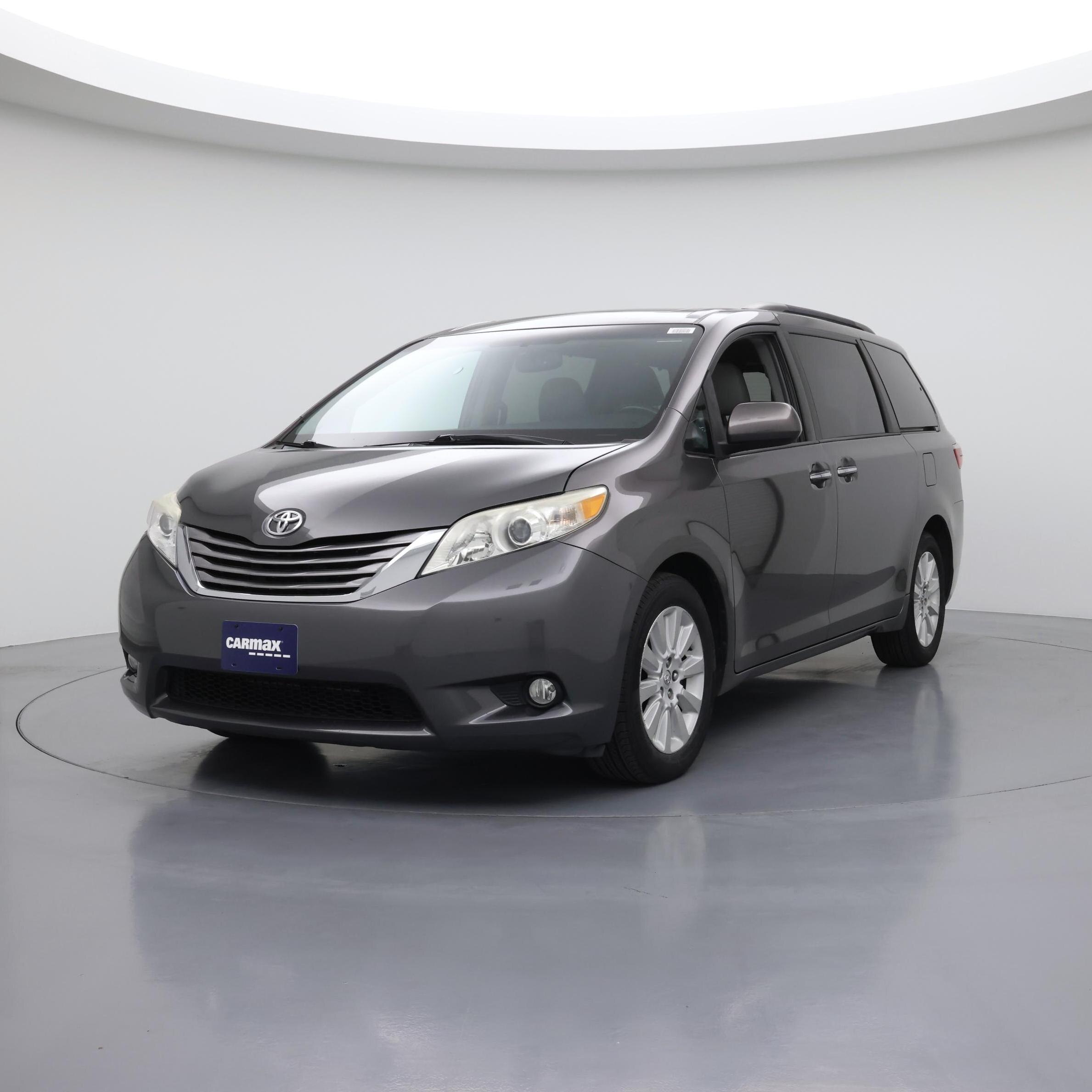Thumbnail: 2015 Toyota Sienna - 4
