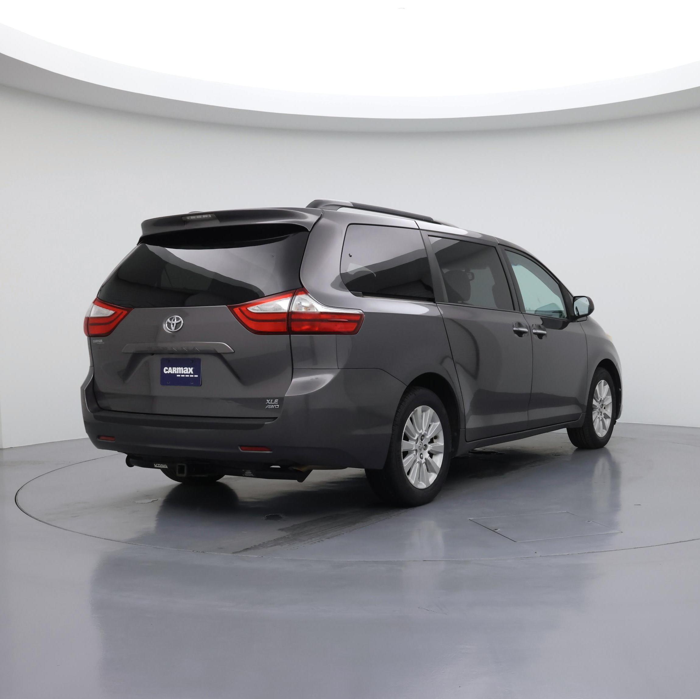 Thumbnail: 2015 Toyota Sienna - 8